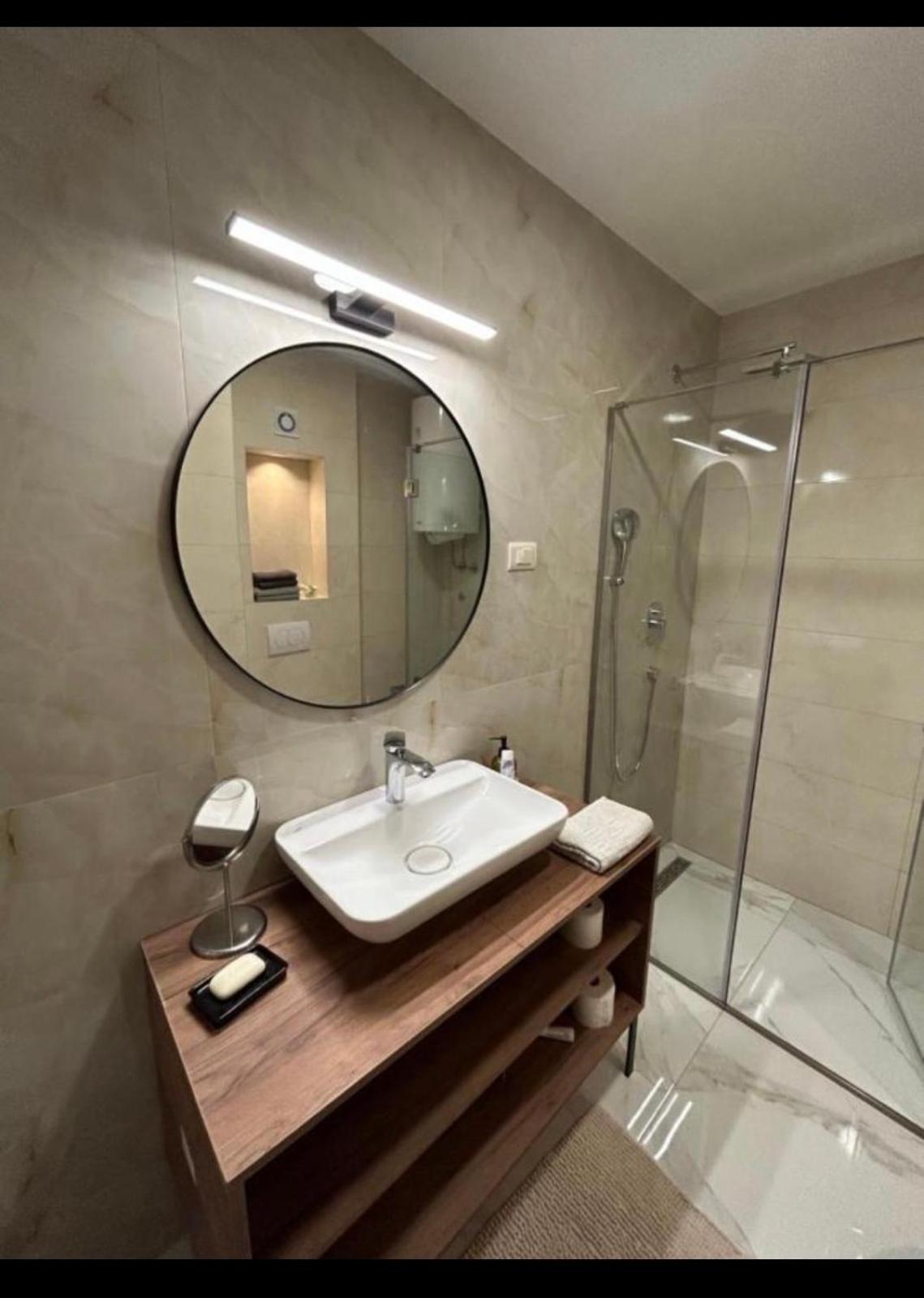 One-Bedroom Apartment with Balcony photo 3