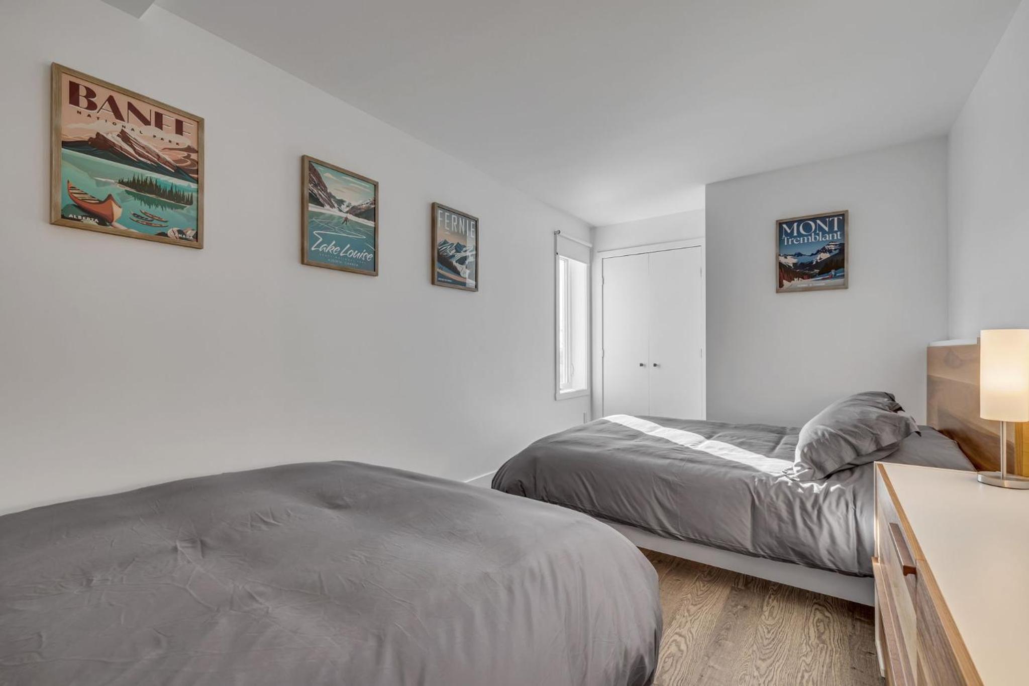 Three-Bedroom Apartment photo 2