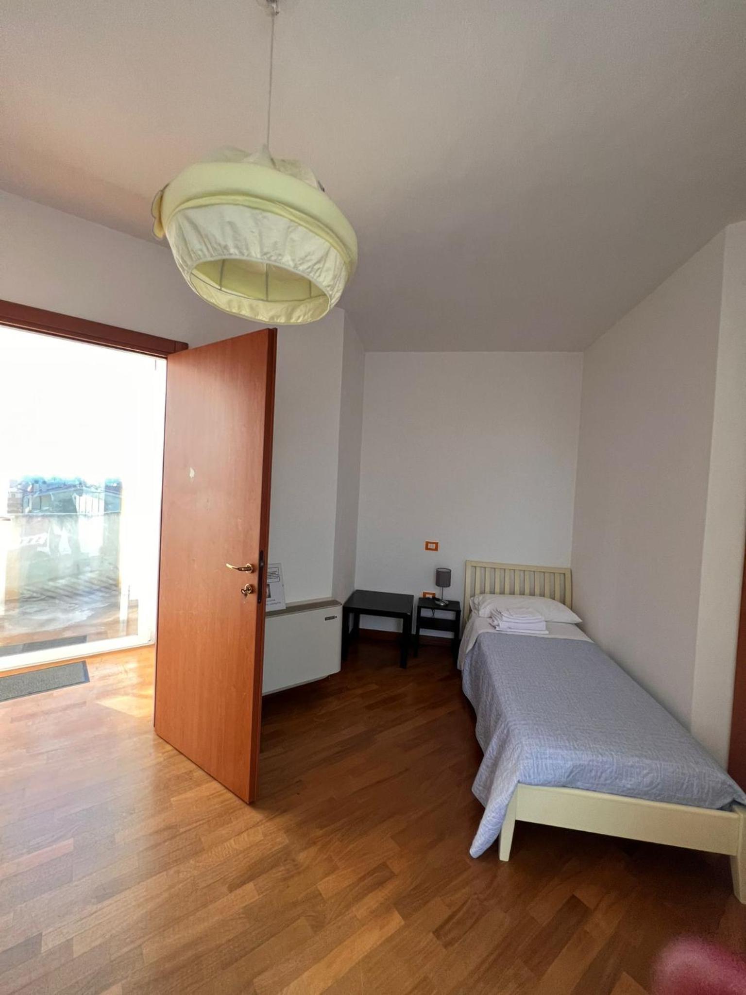 Double or Twin Room with Shared Bathroom photo 1
