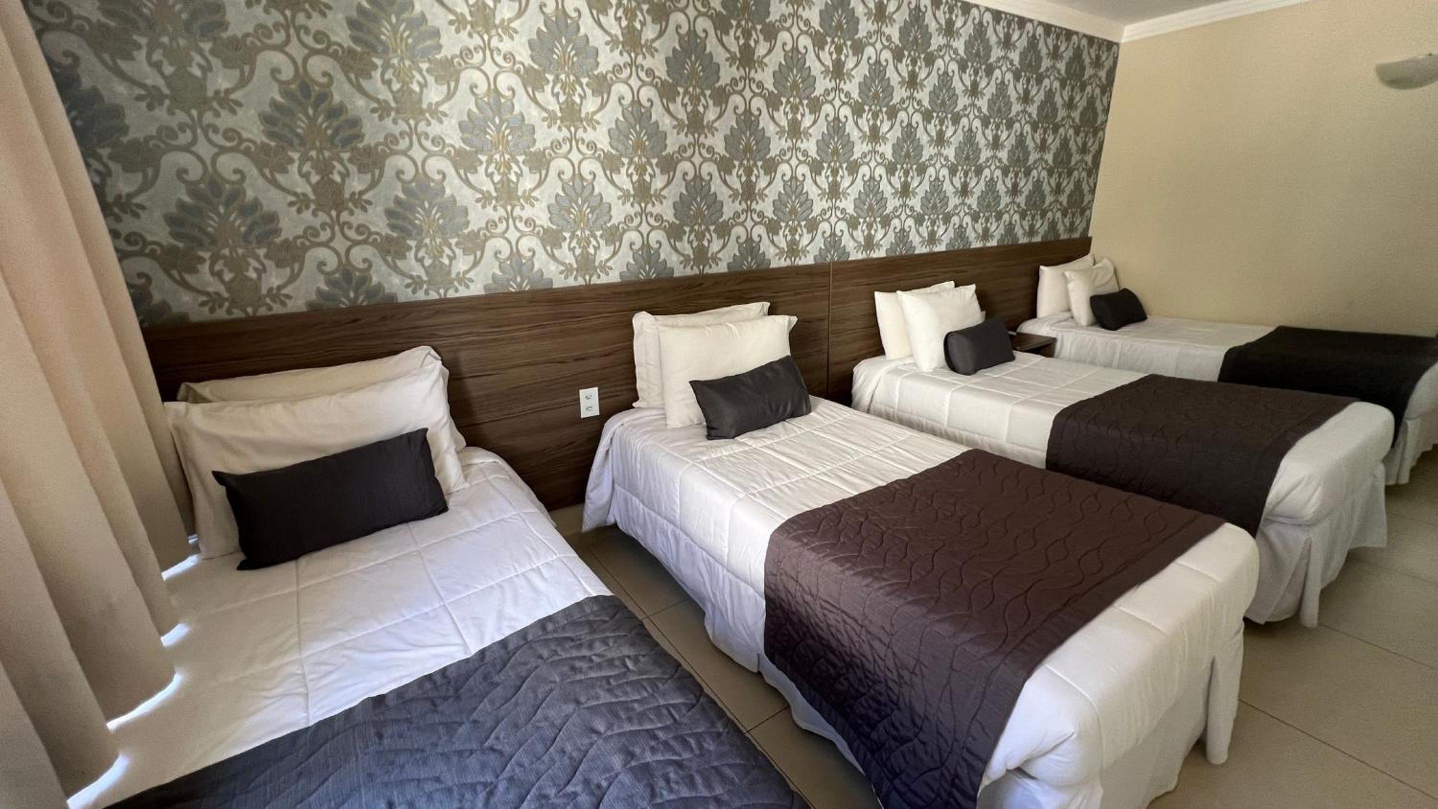 Deluxe Quadruple Room with 4 beds