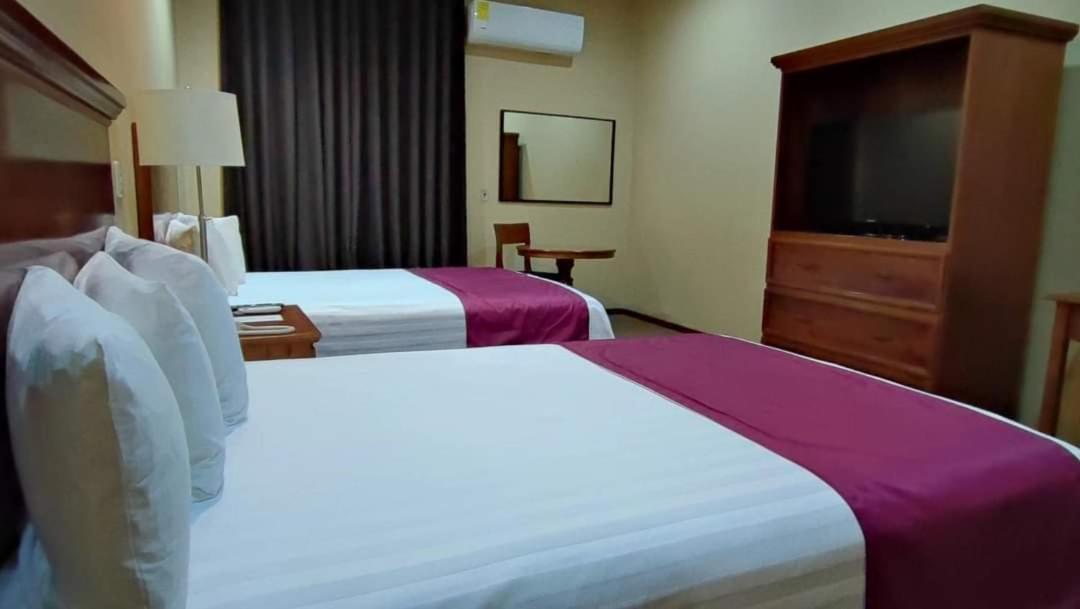 Double or Twin Room photo 3