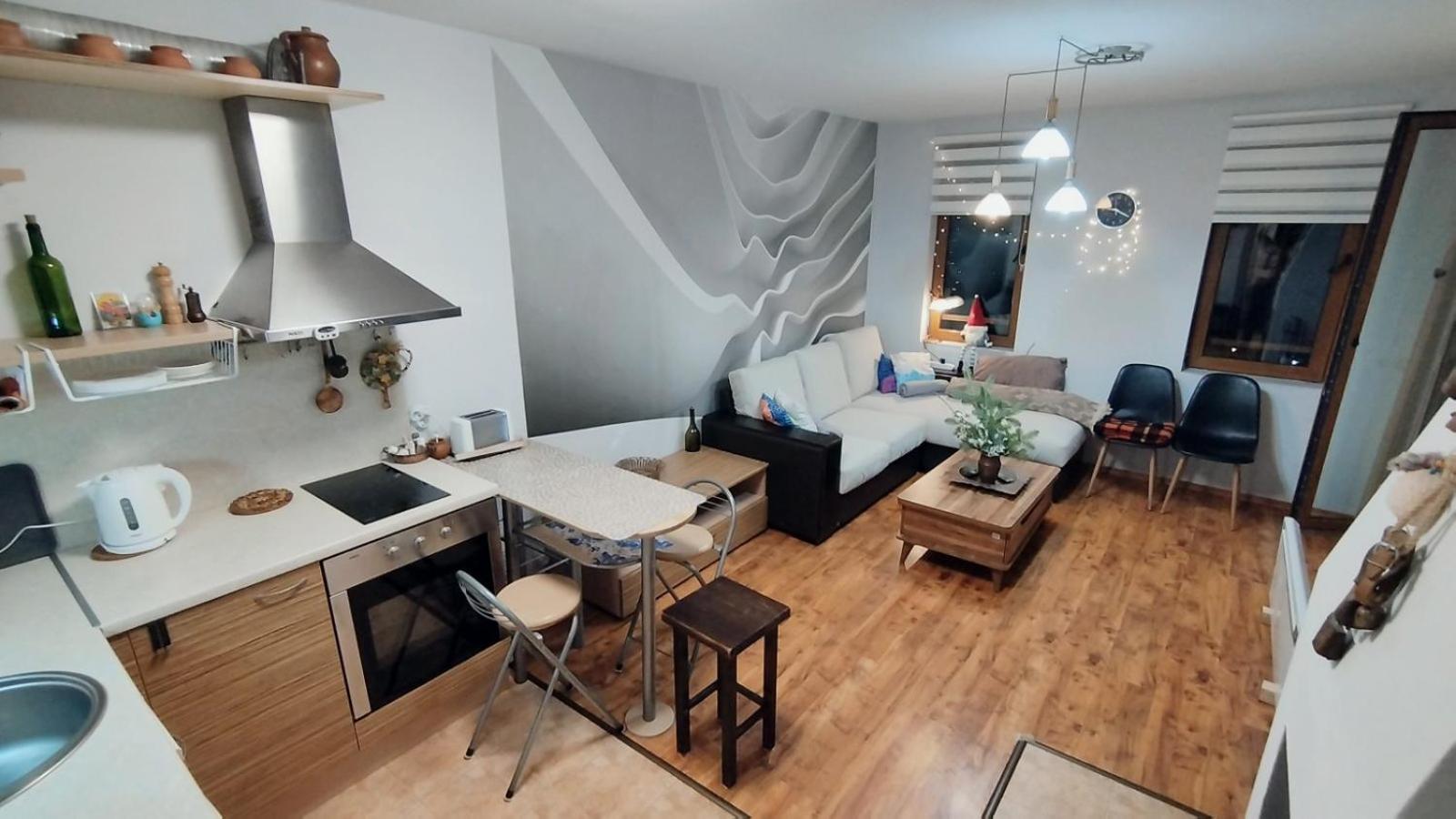 Two-Bedroom Apartment with Mountain View photo 3