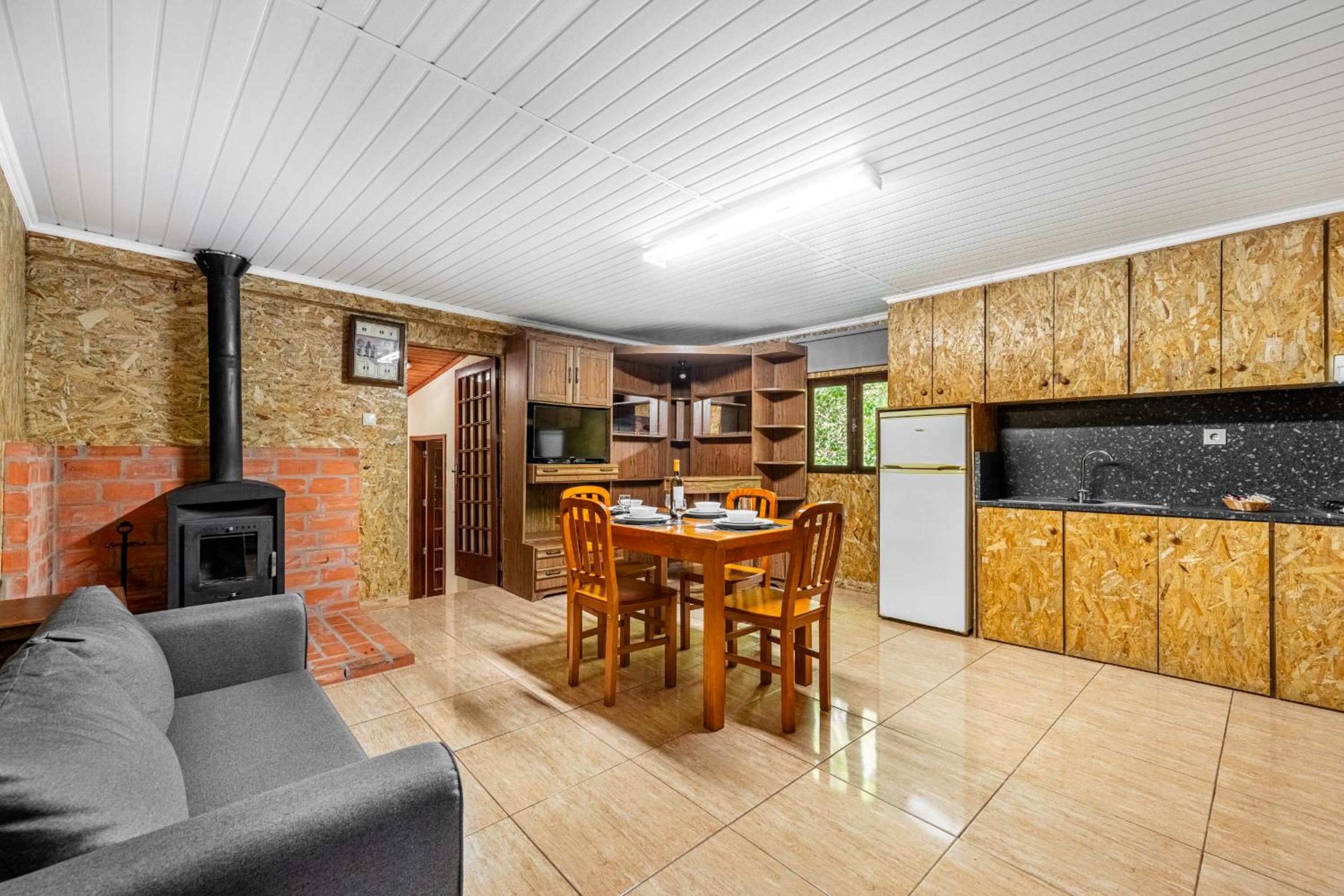Two-Bedroom Bungalow - Photo 5