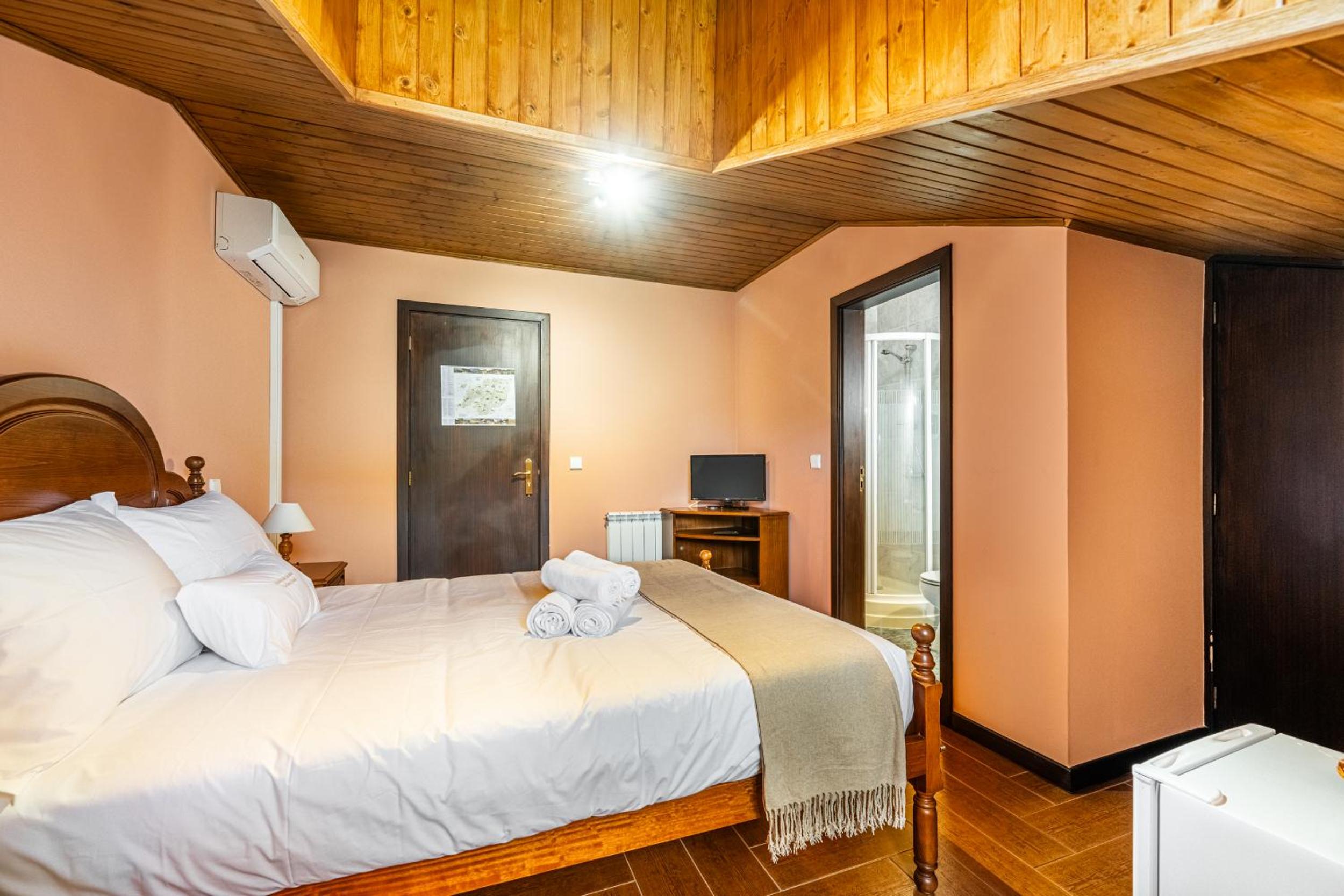 Double Room - Photo 4