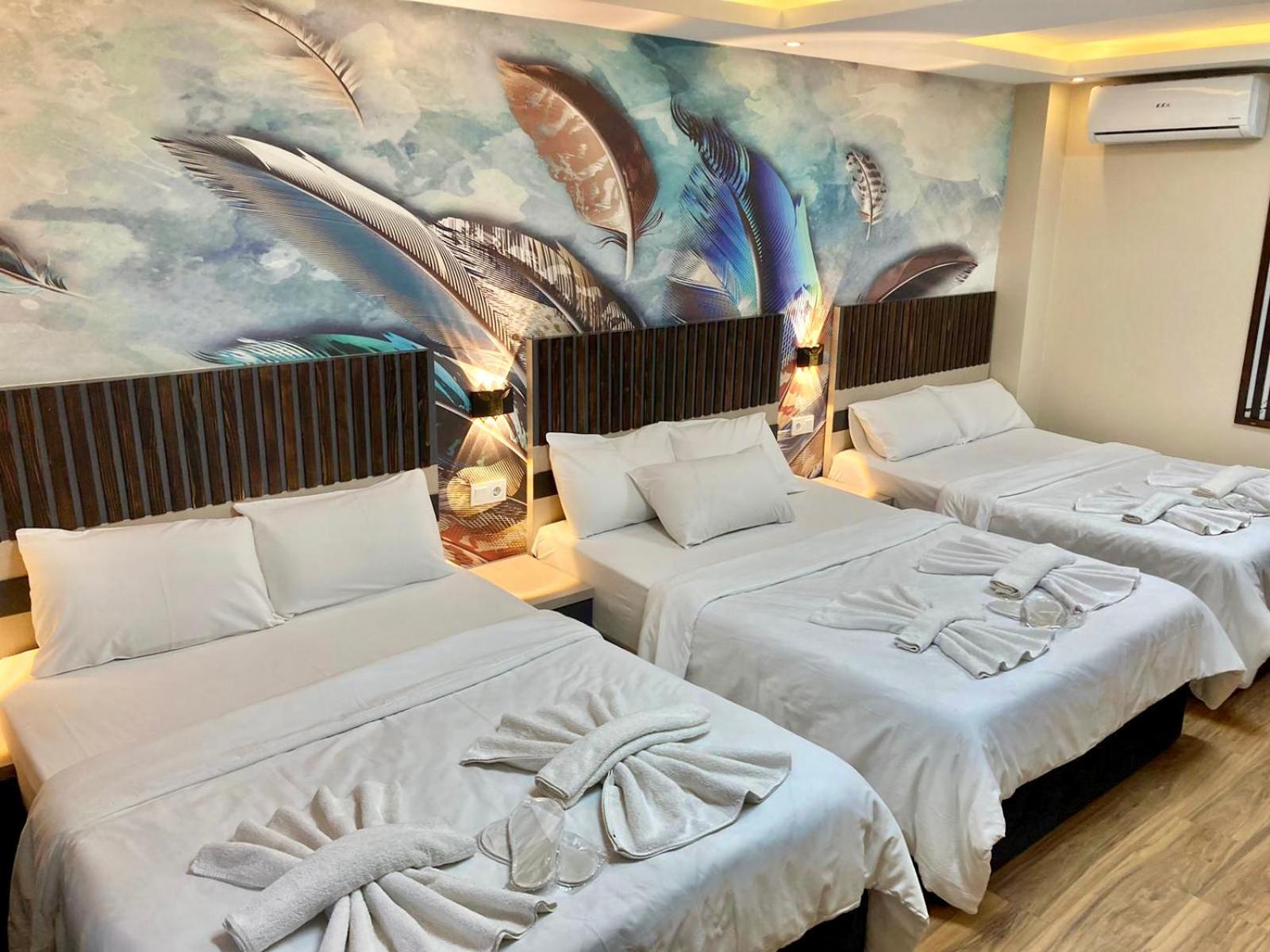 Deluxe Triple Room photo 2