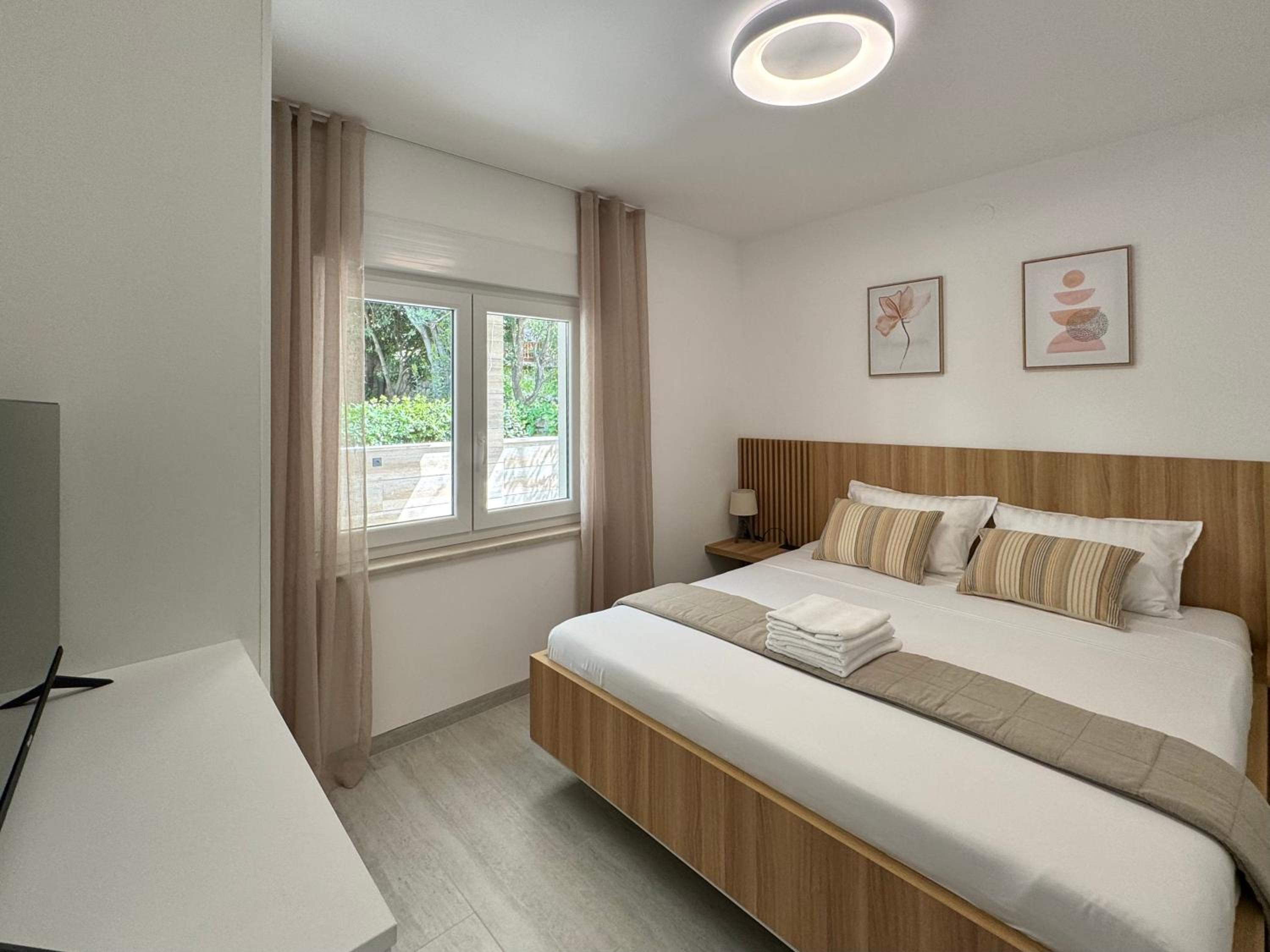 One-Bedroom Apartment with Sea View and Terrace photo 1