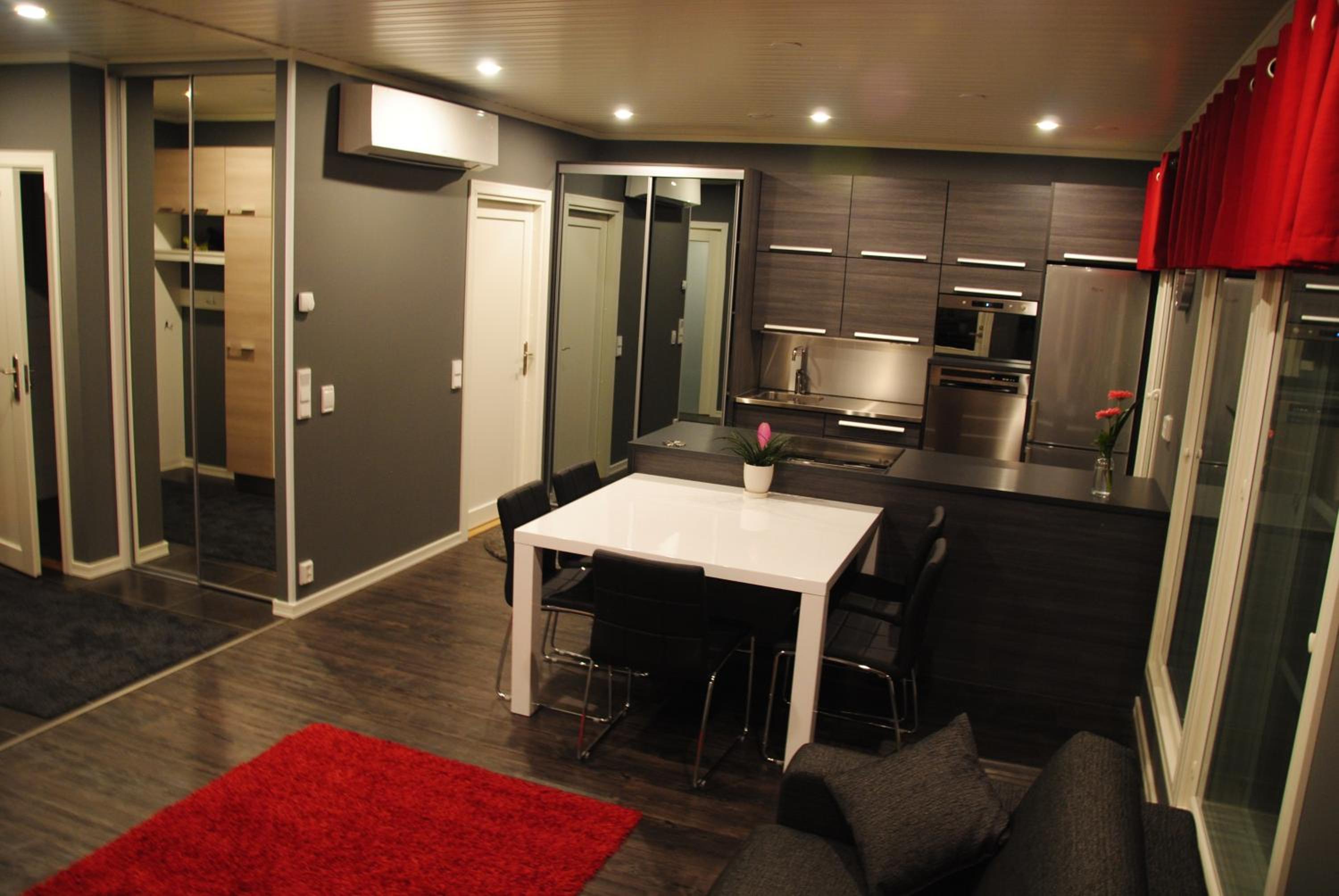 Two-Bedroom House photo 2