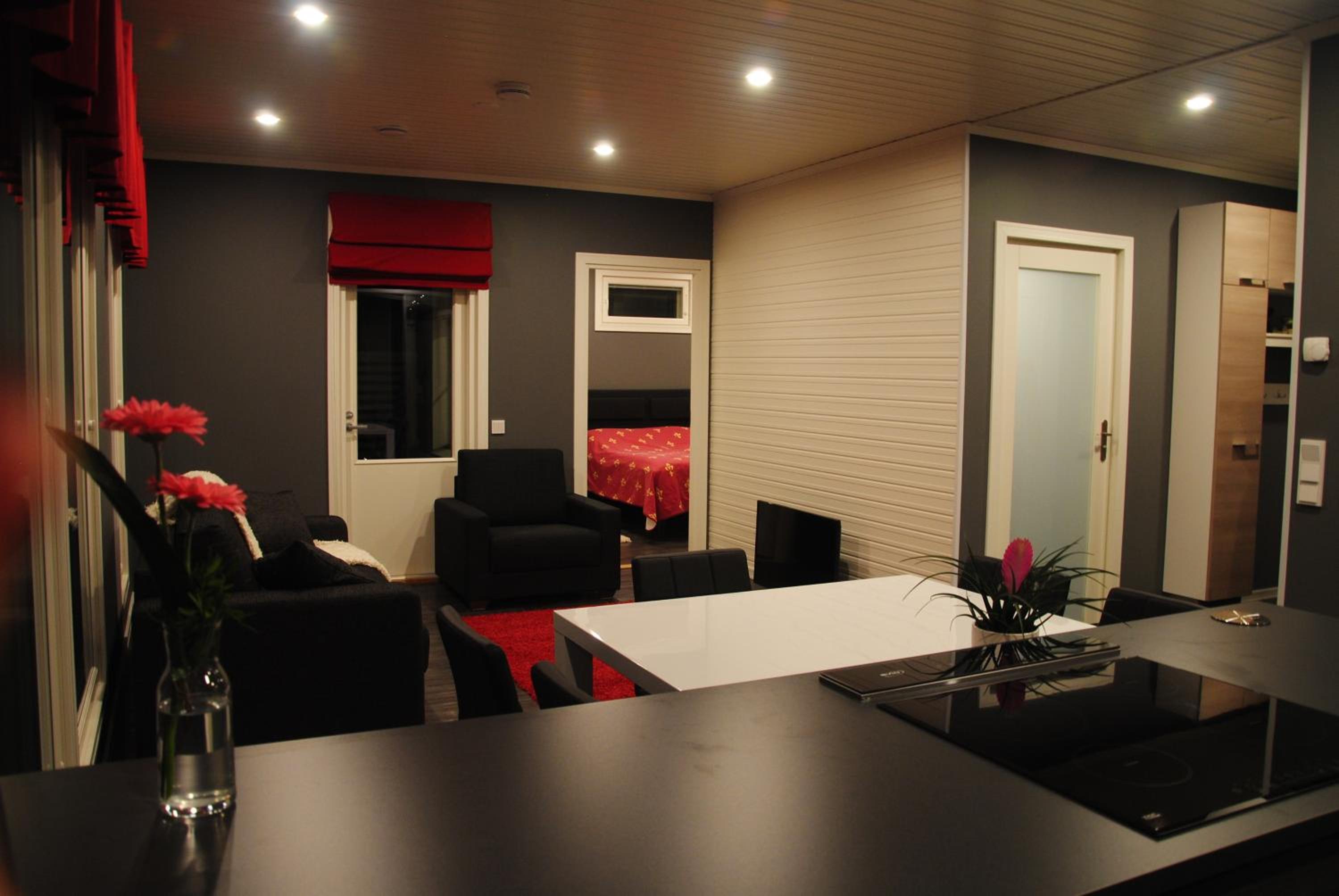 Two-Bedroom House photo 3