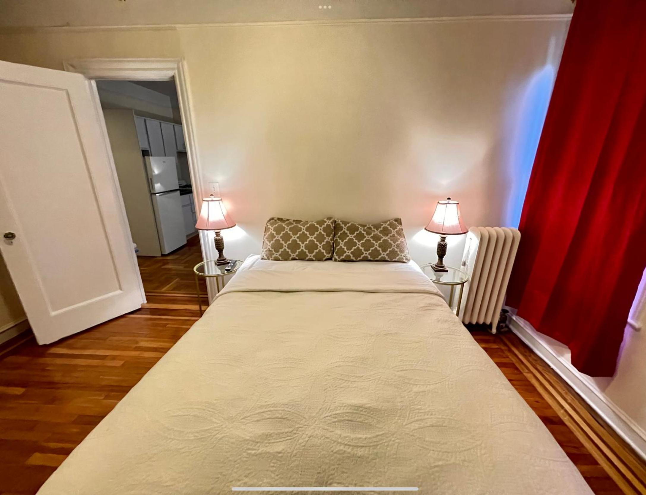One-Bedroom Apartment photo 1
