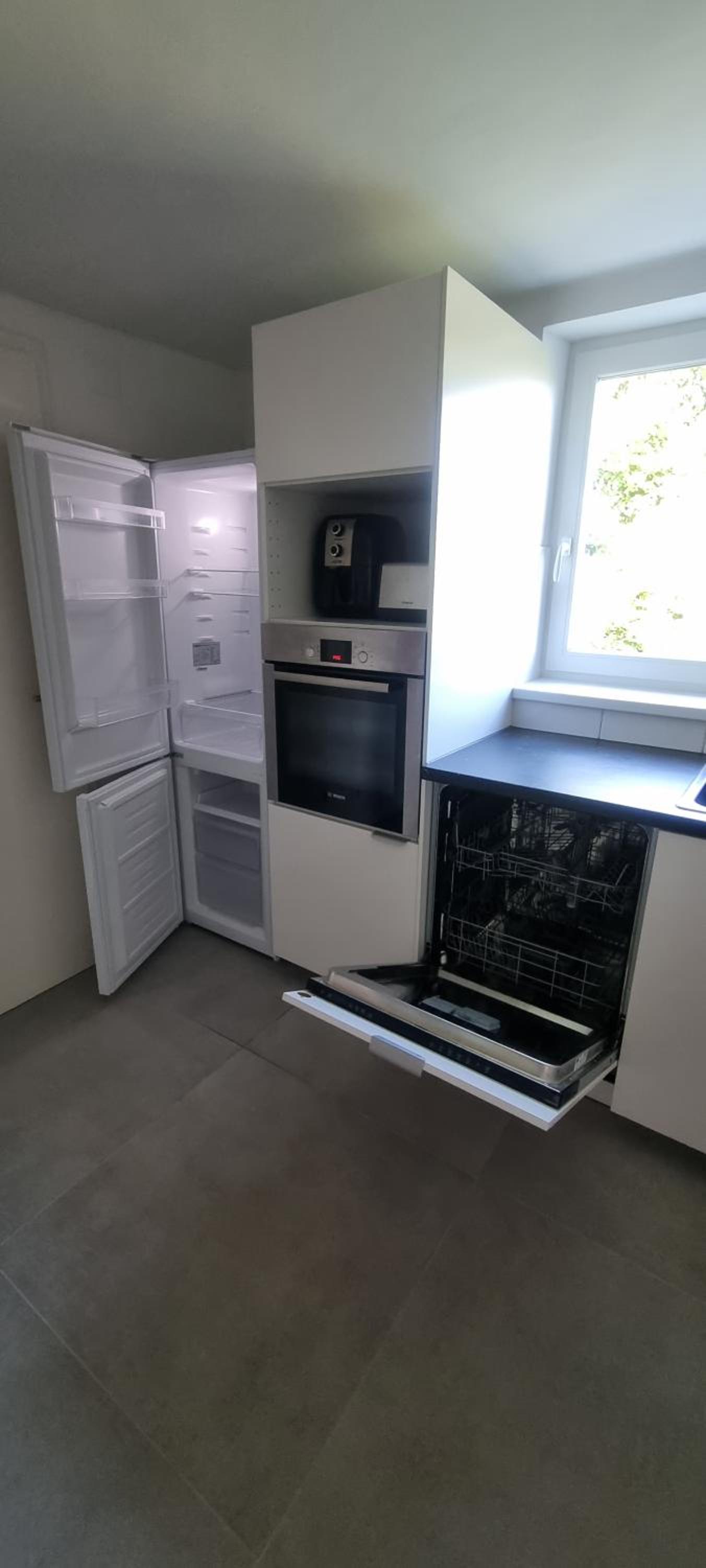 One-Bedroom Apartment photo 2