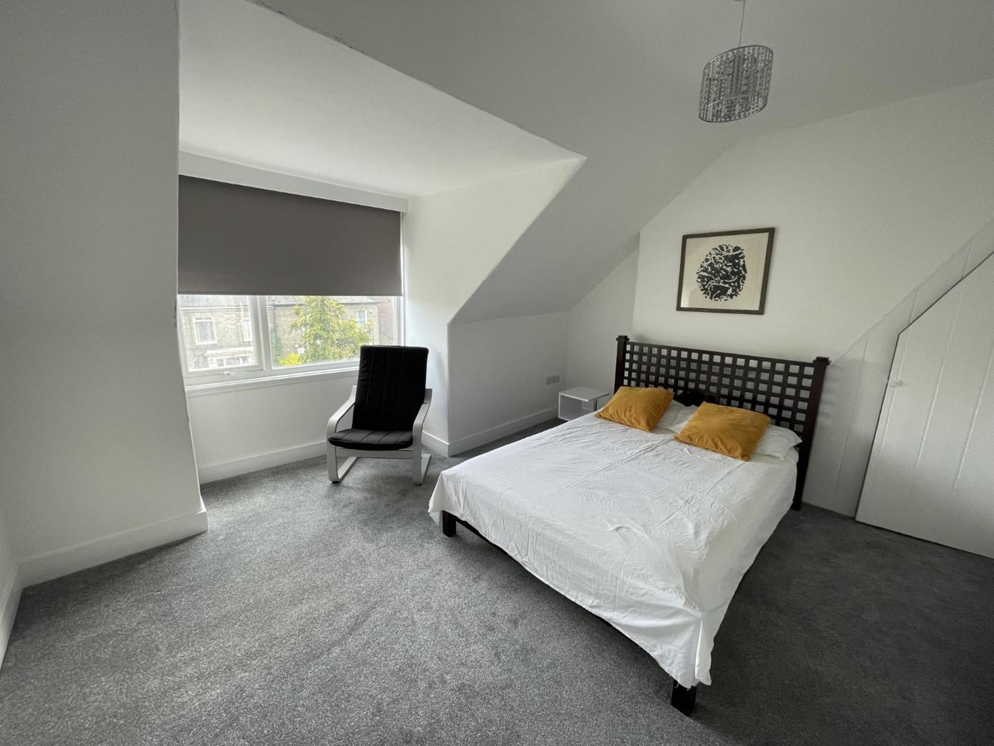 Double Room with Shared Bathroom photo 1