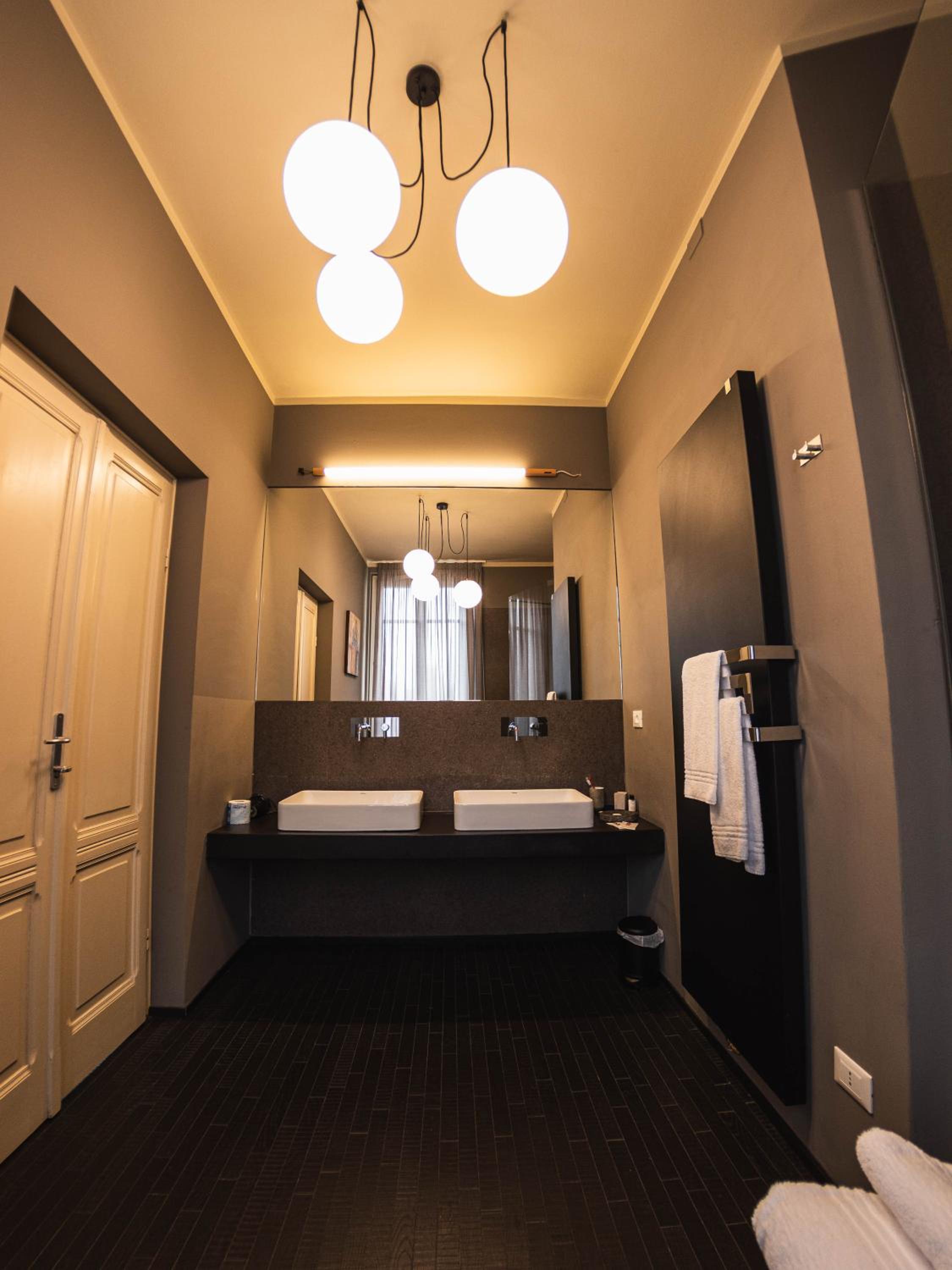 Standard King Room photo 2