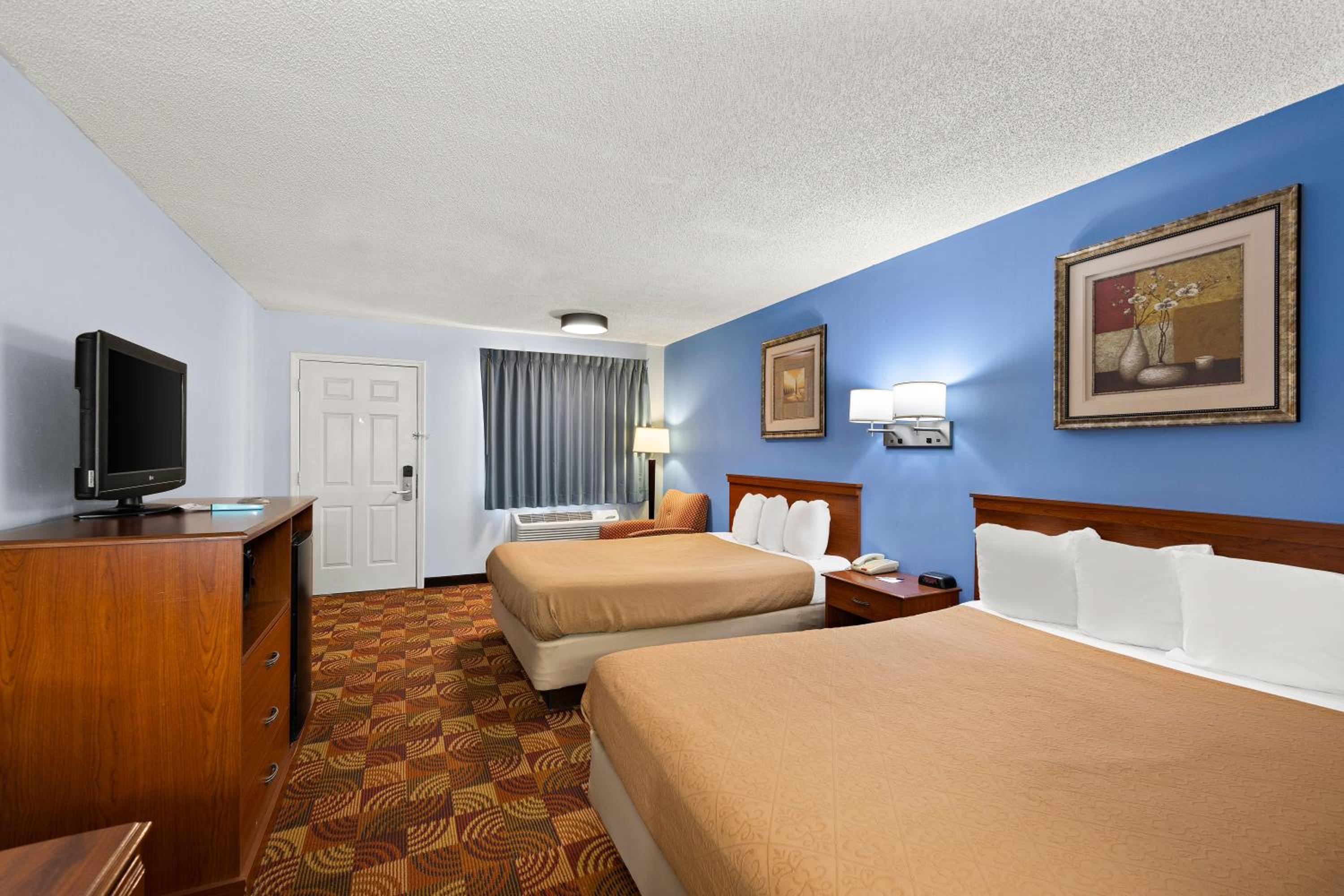 2 Queen Beds Non-Smoking - Photo 4