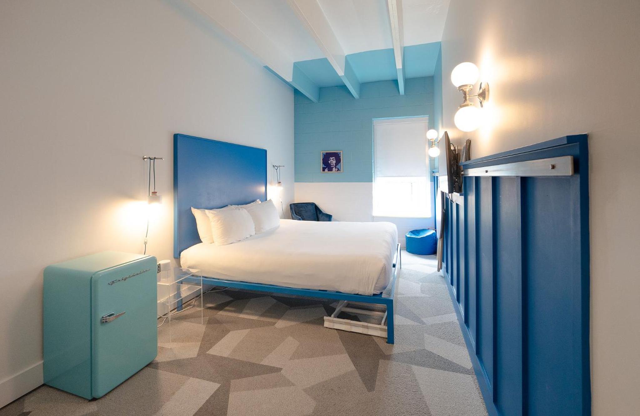 Standard King Room 215