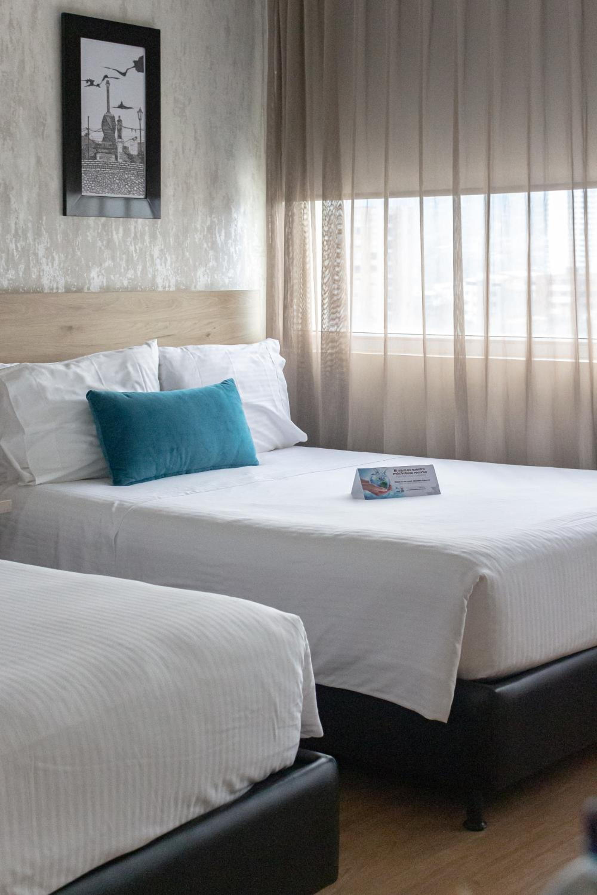 Twin Room - Photo 2