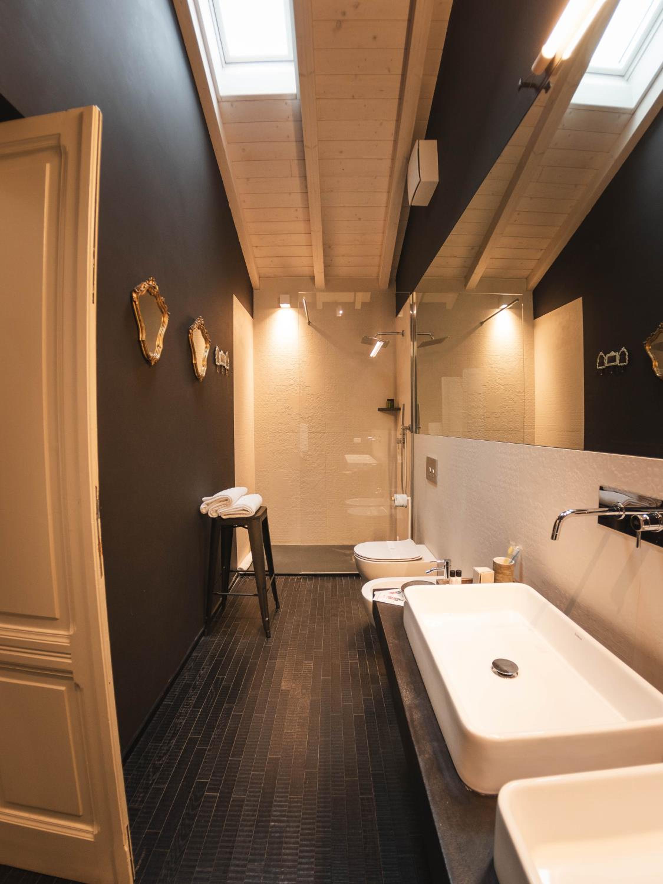 Superior King Room photo 2