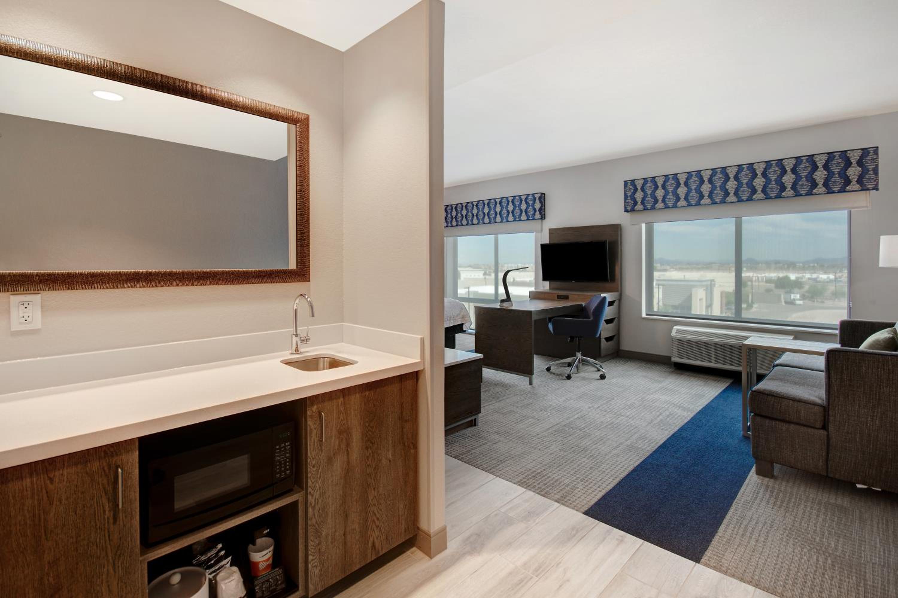 King Studio Suite - Non Smoking - Photo 3