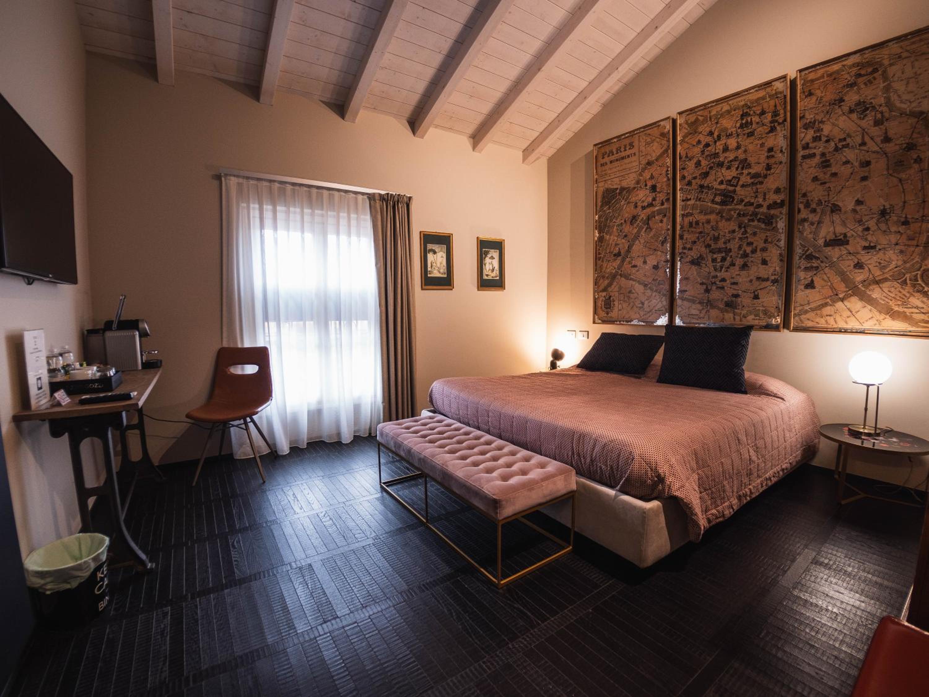 Standard King Room