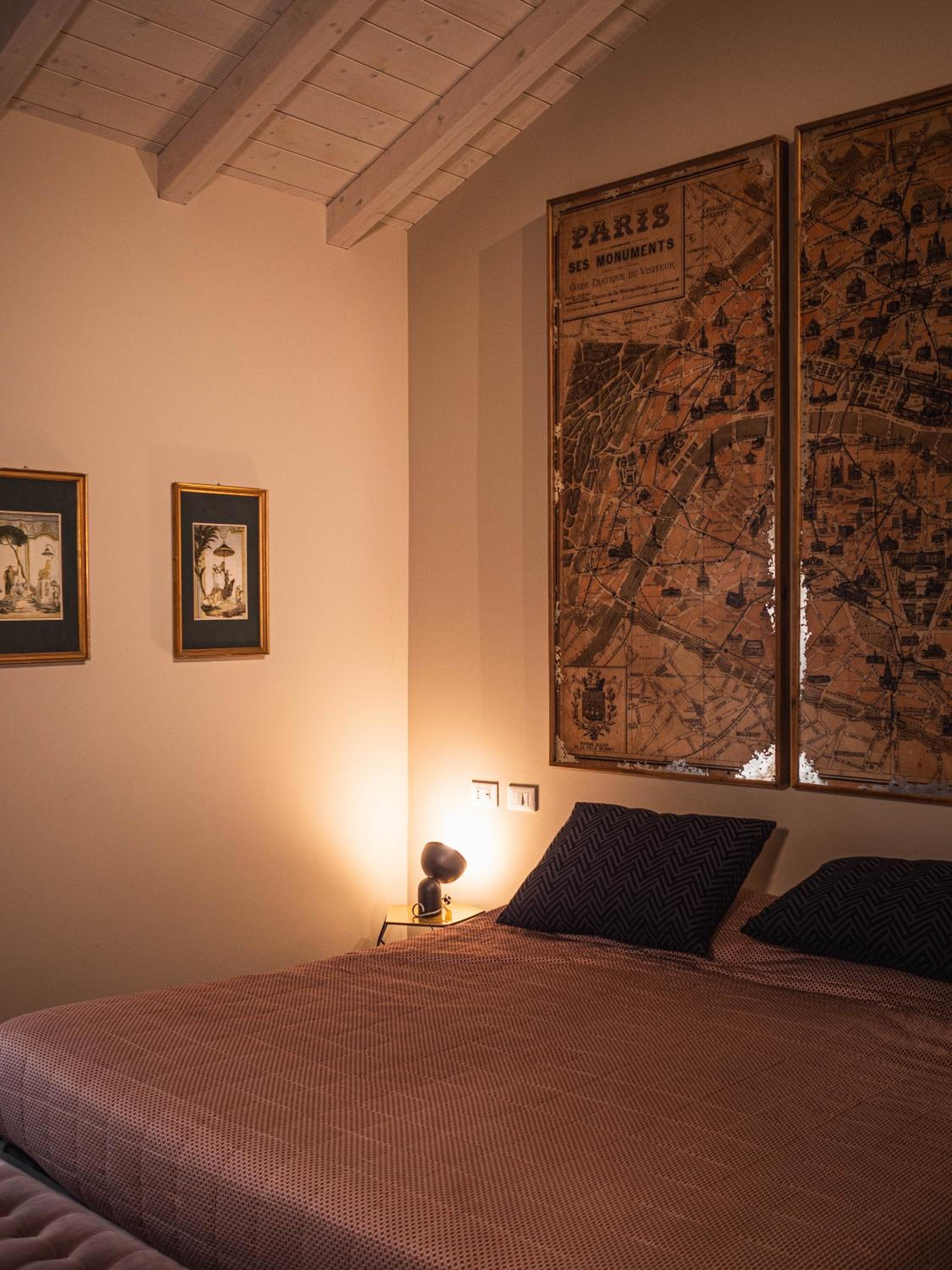 Standard King Room photo 3