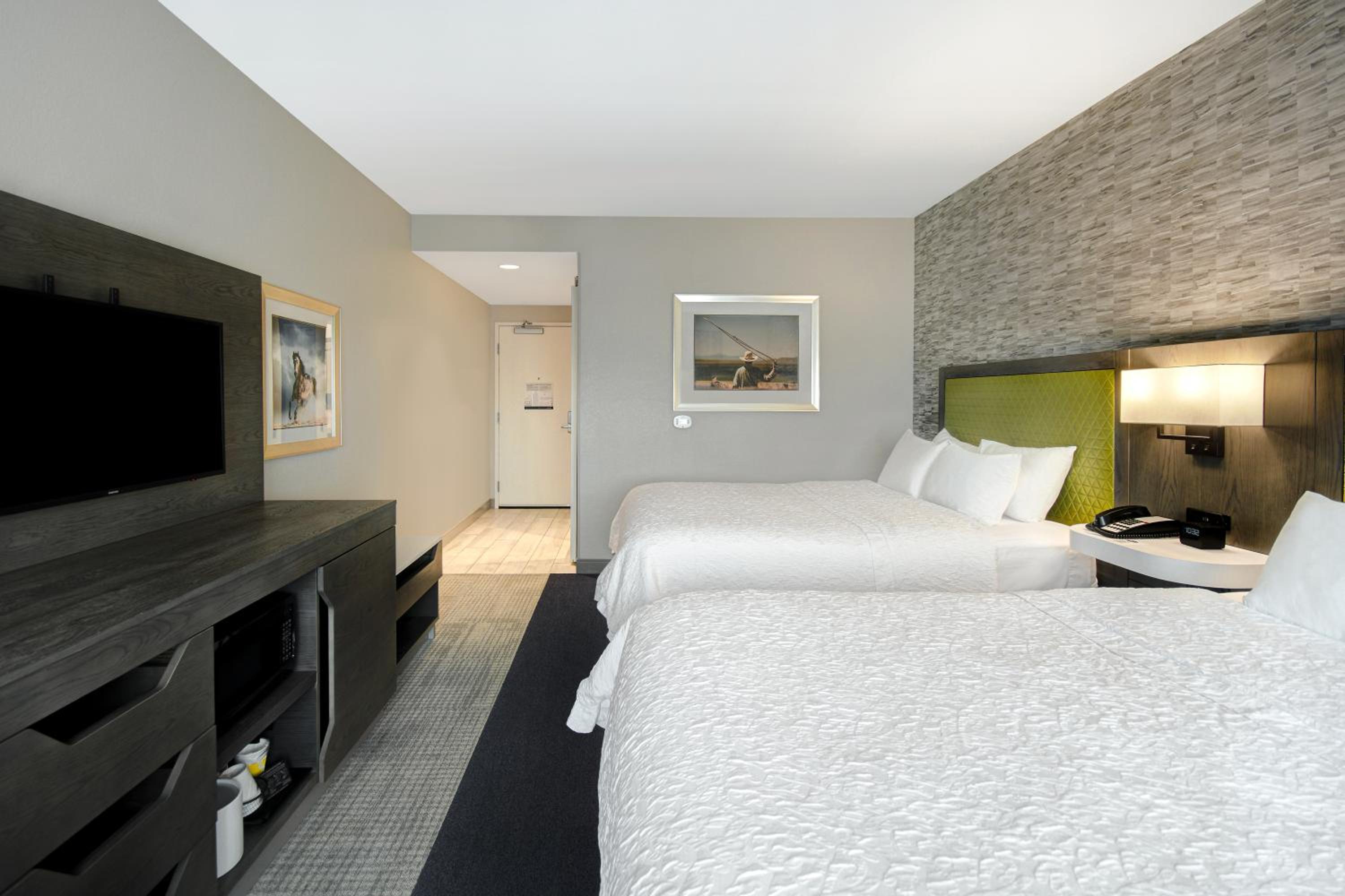 Queen Room with Two Queen Beds - Photo 1