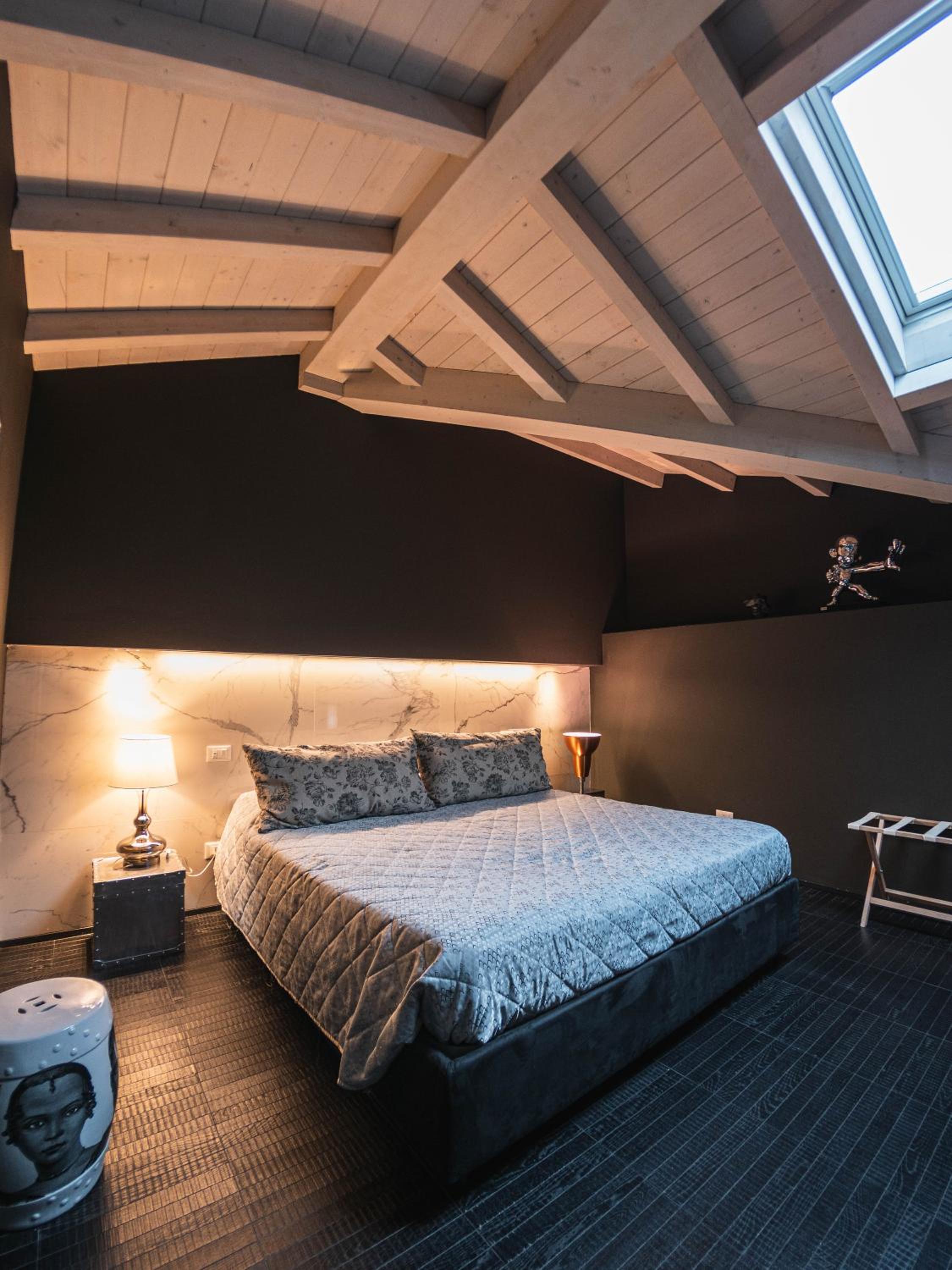 Standard King Room photo 3