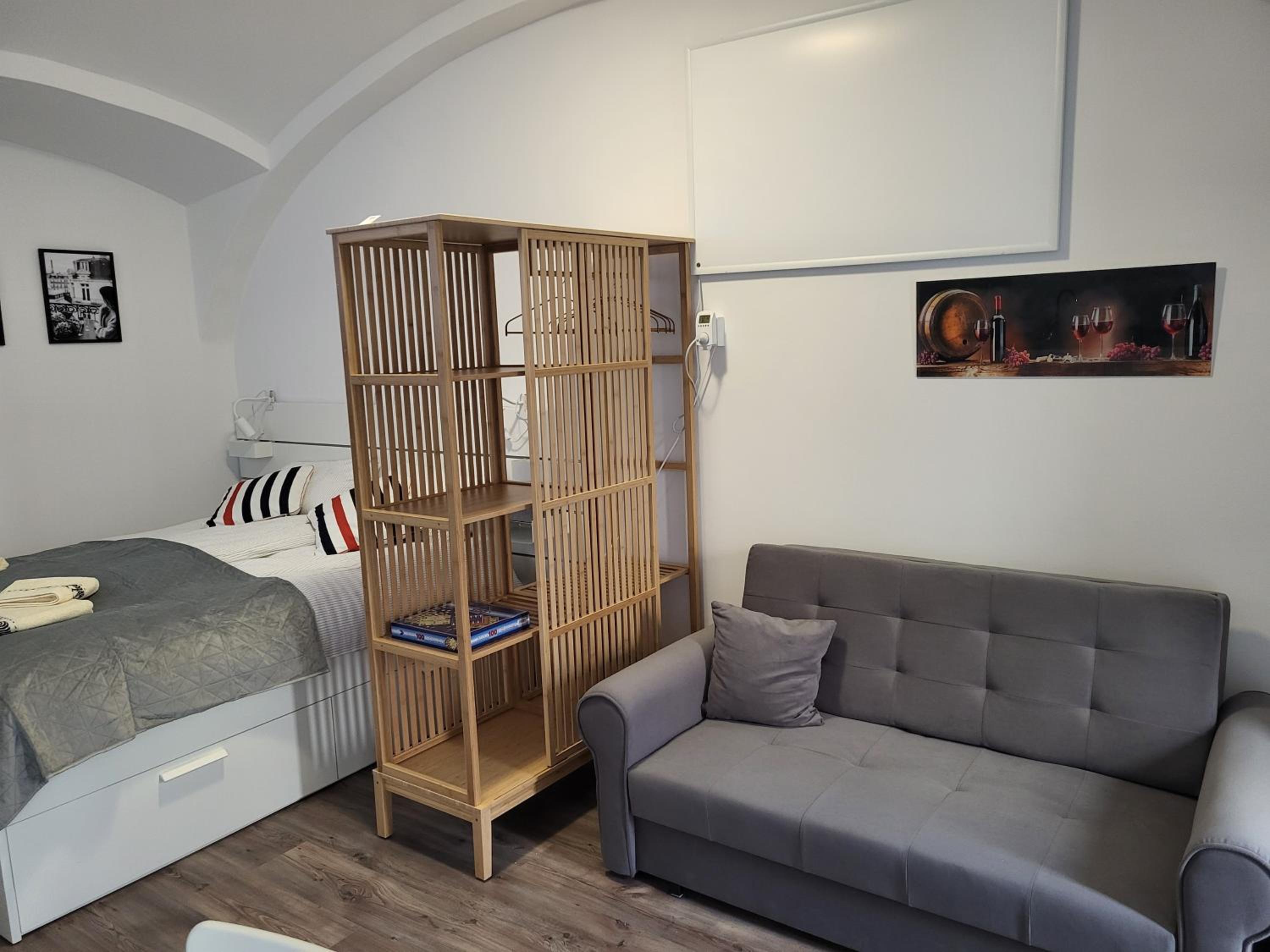 One-Bedroom Apartment photo 2