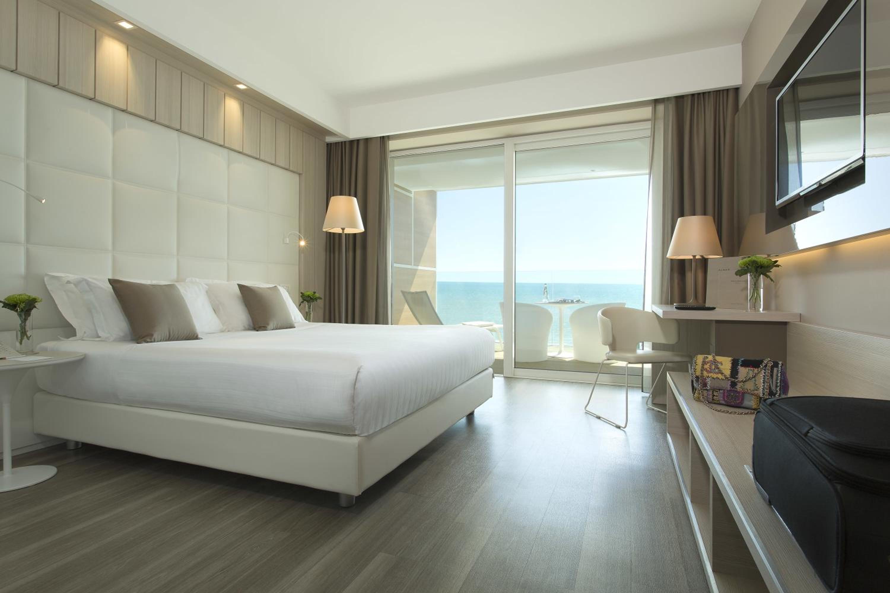 Deluxe Triple Room with Sea View