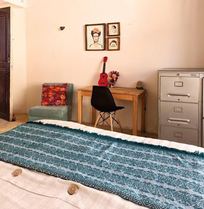 Five-Bedroom House photo 1