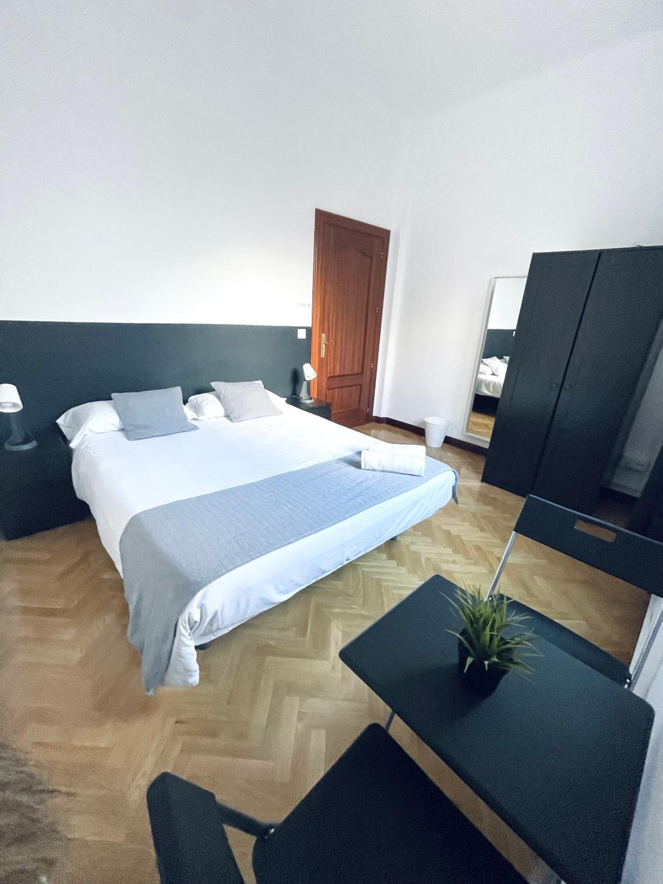 Habitación doble con baño compartido