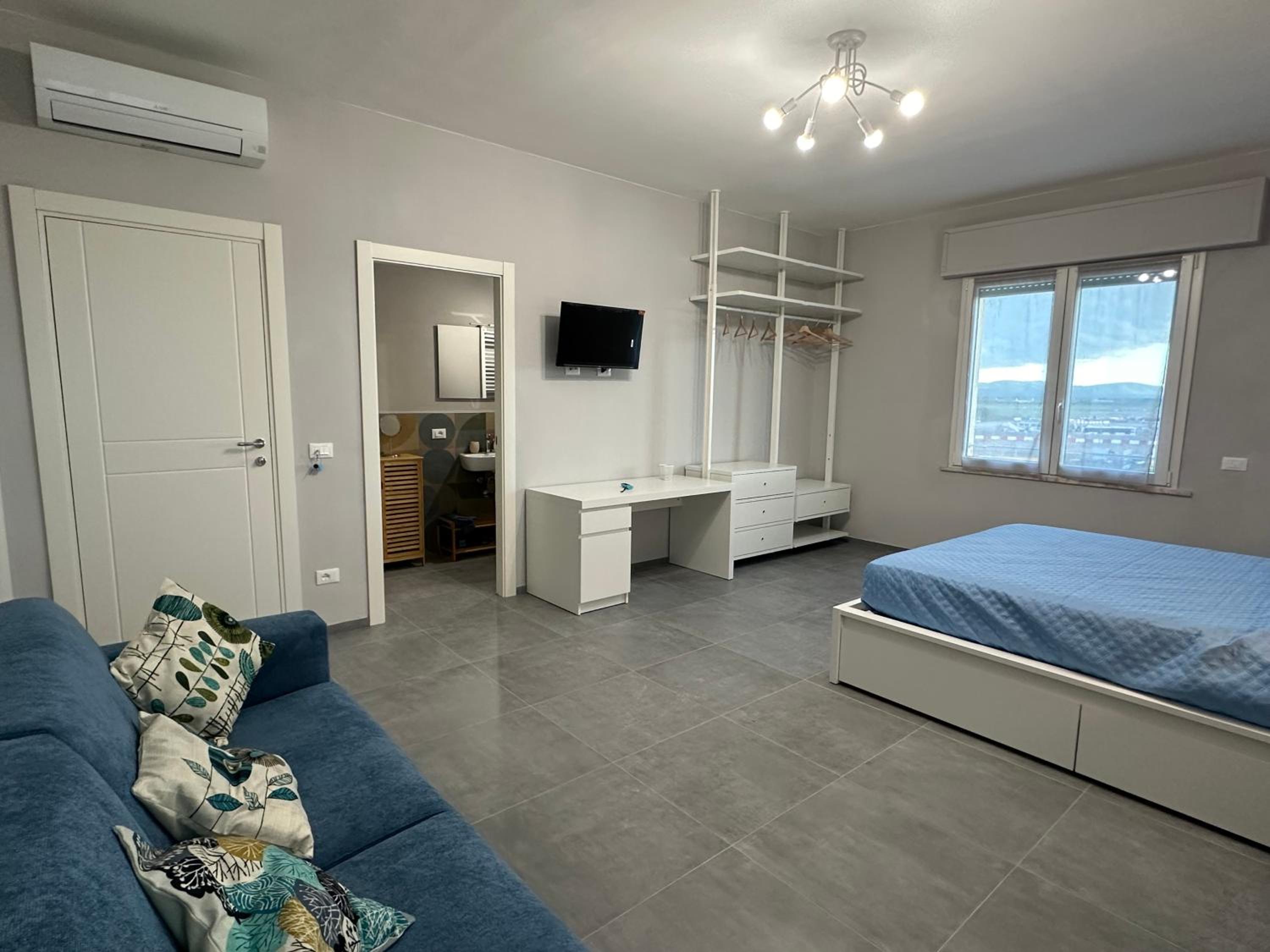 Quadruple Room with Private Bathroom