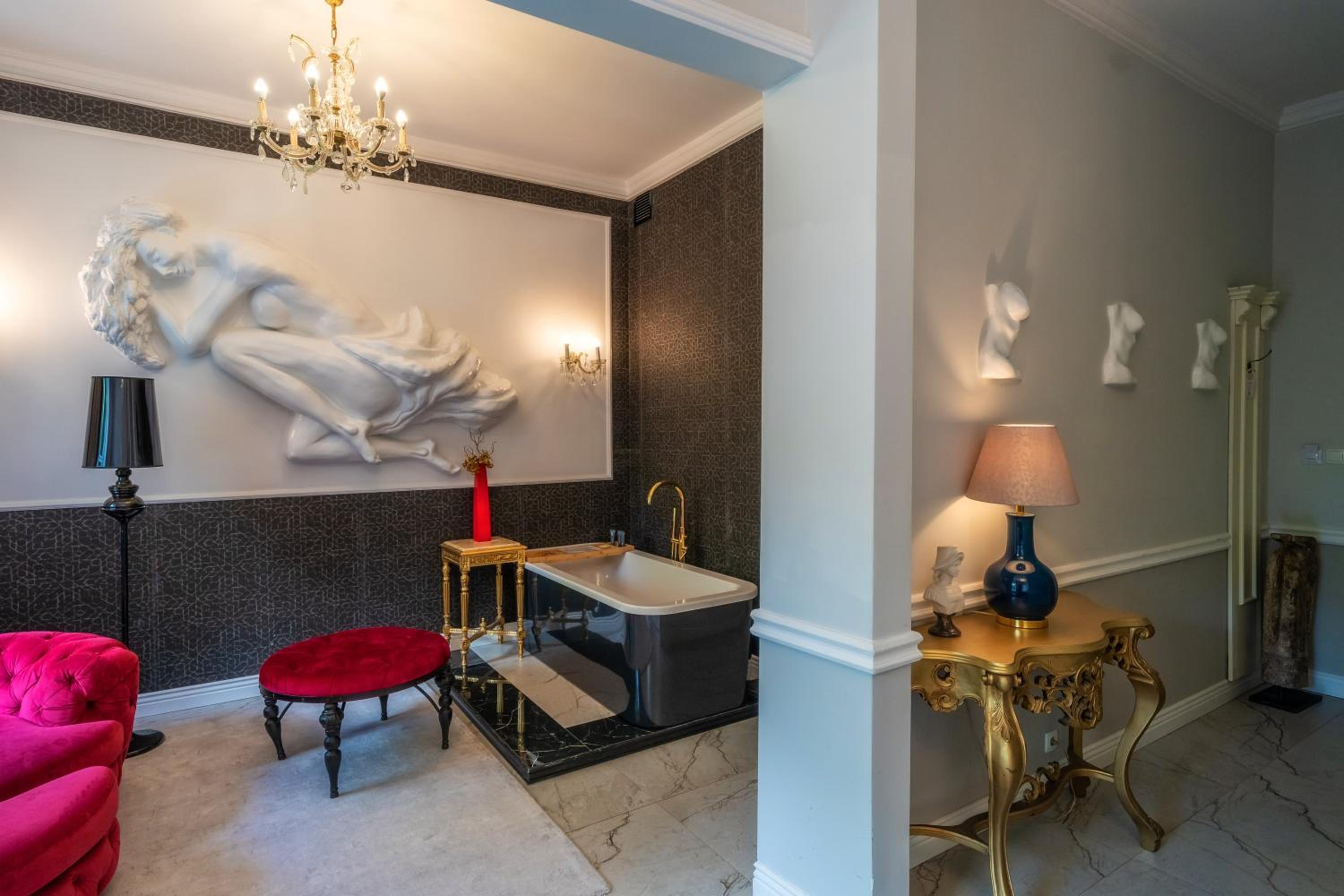 One-Bedroom Premium Apartment - Photo 2