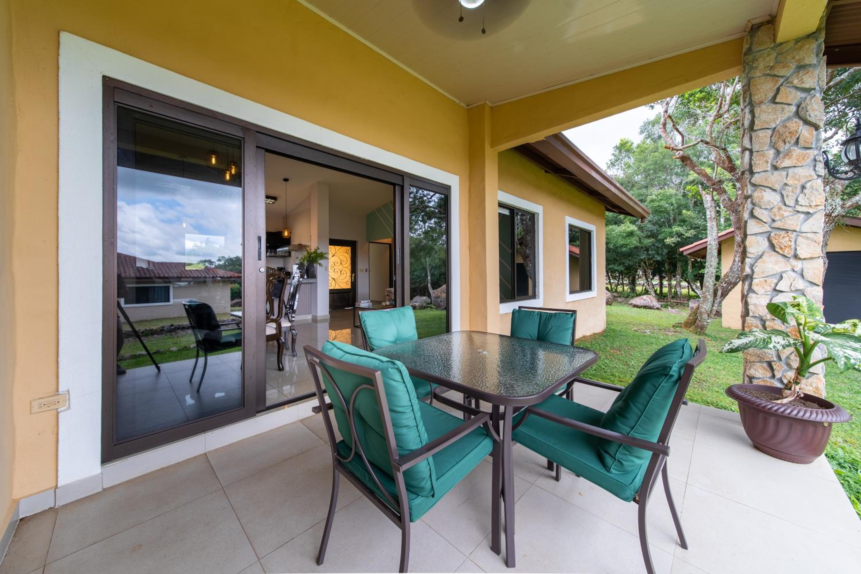 Three-Bedroom Villa photo 3