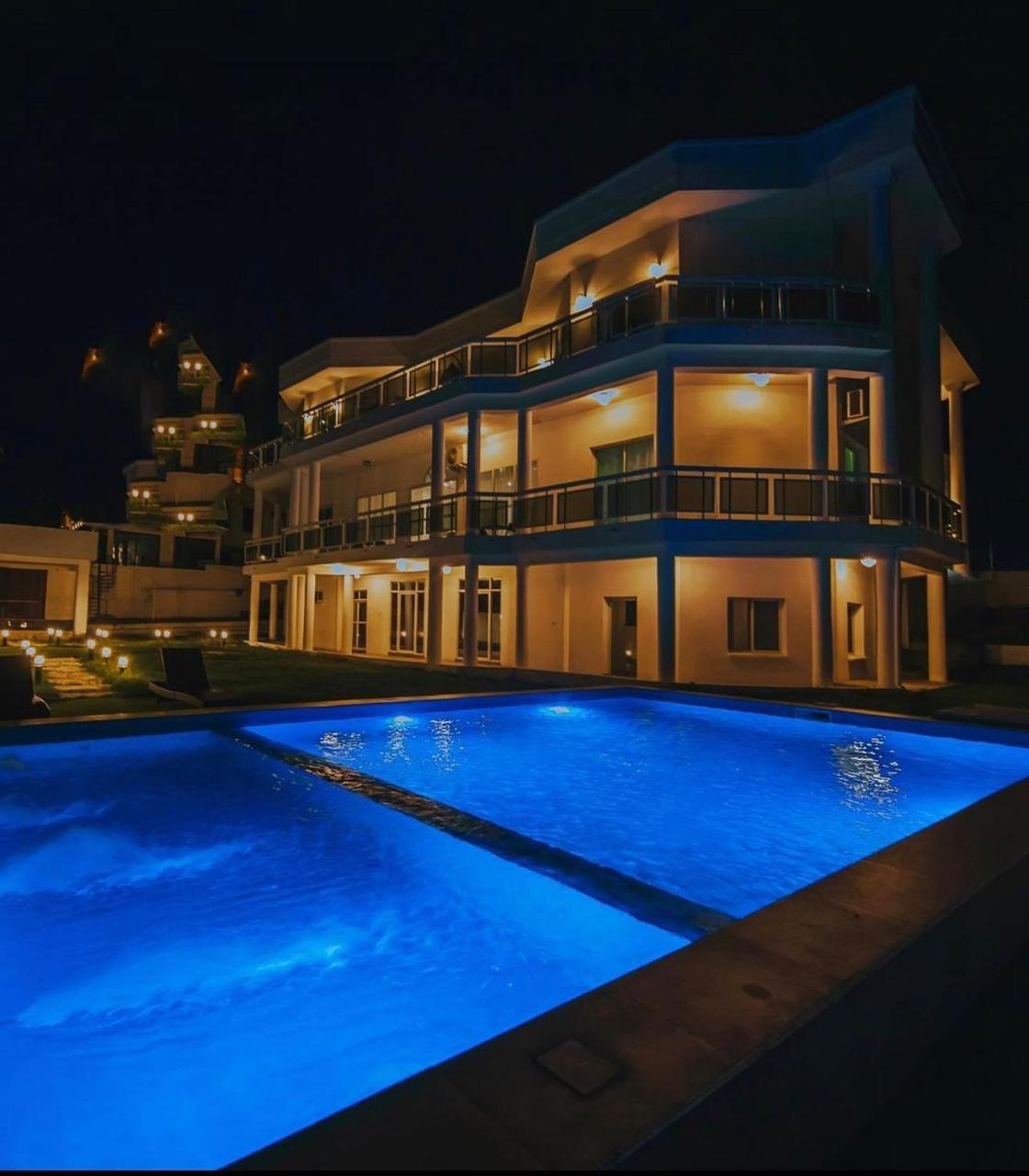Villa photo 2