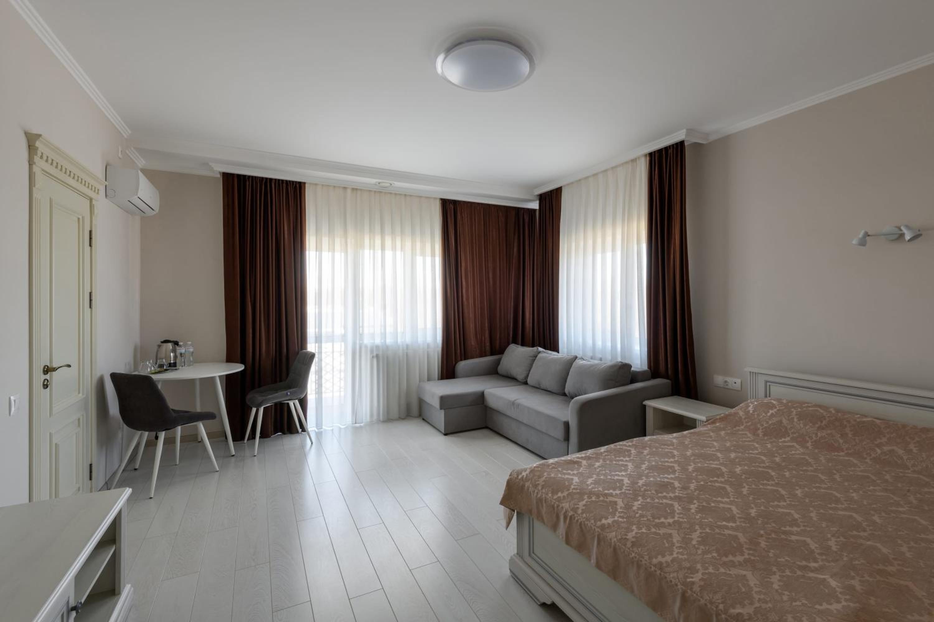 Standard King Room
