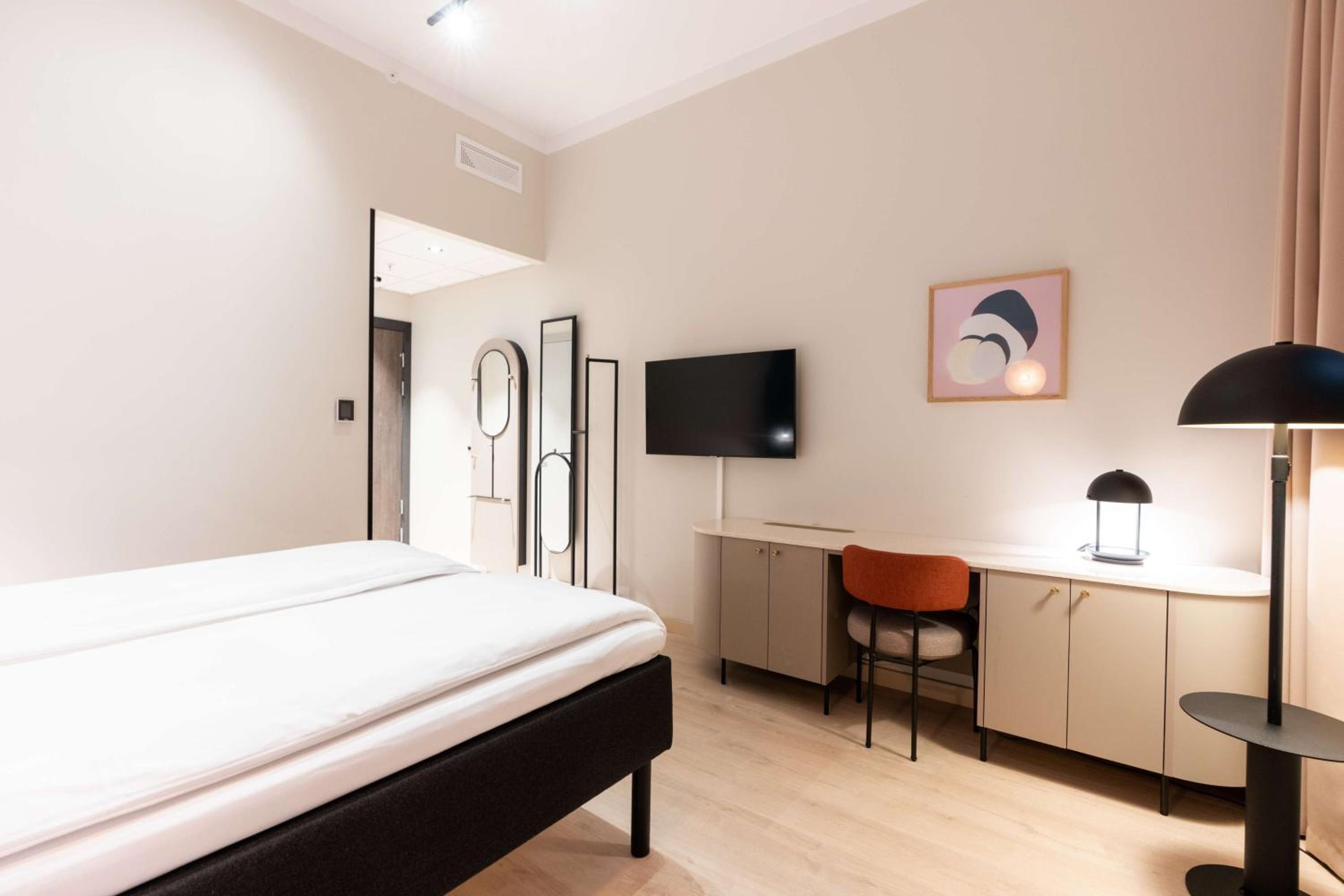 Standard Twin Room - Photo 2