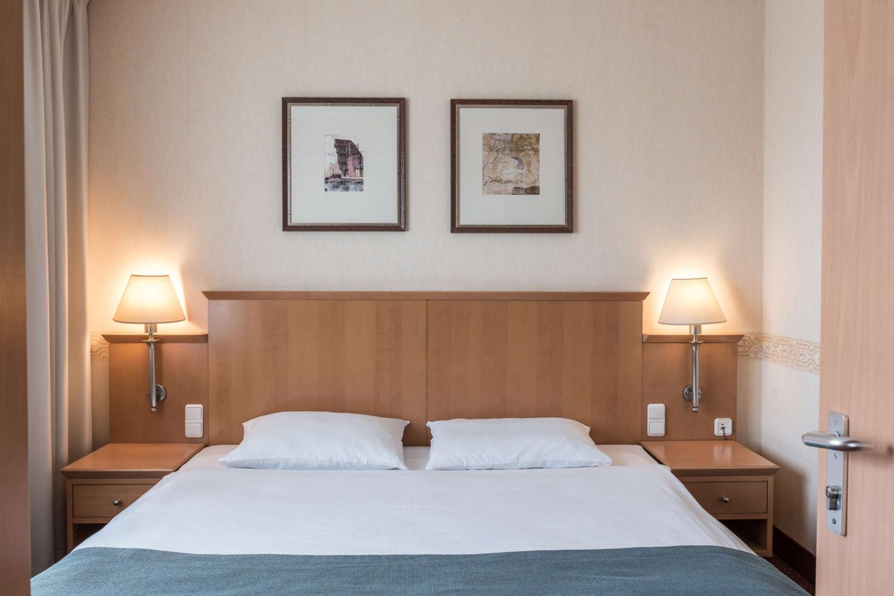 Bed & Sleeping Area
