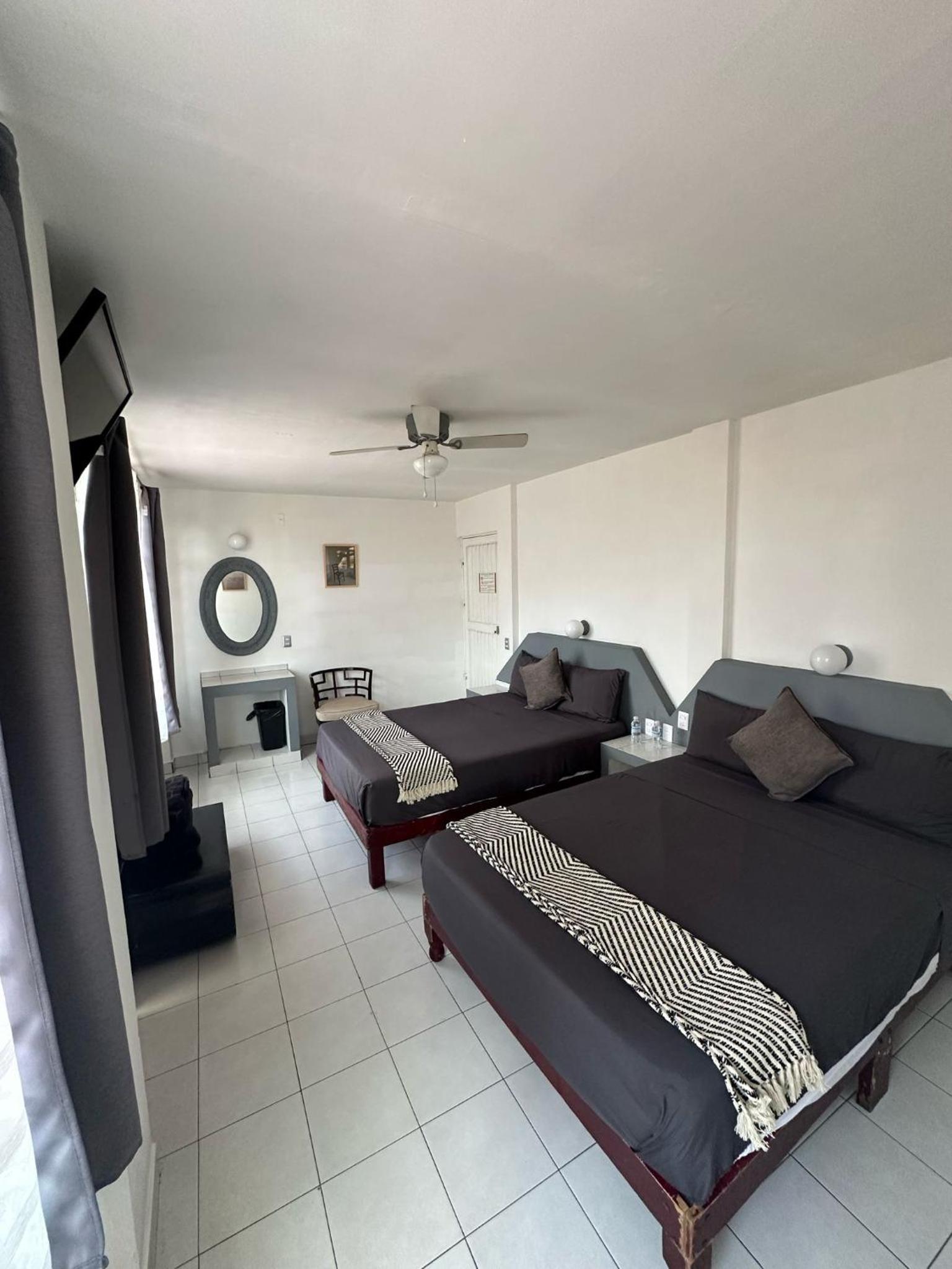 Standard Double Room with Two Double Beds photo 1