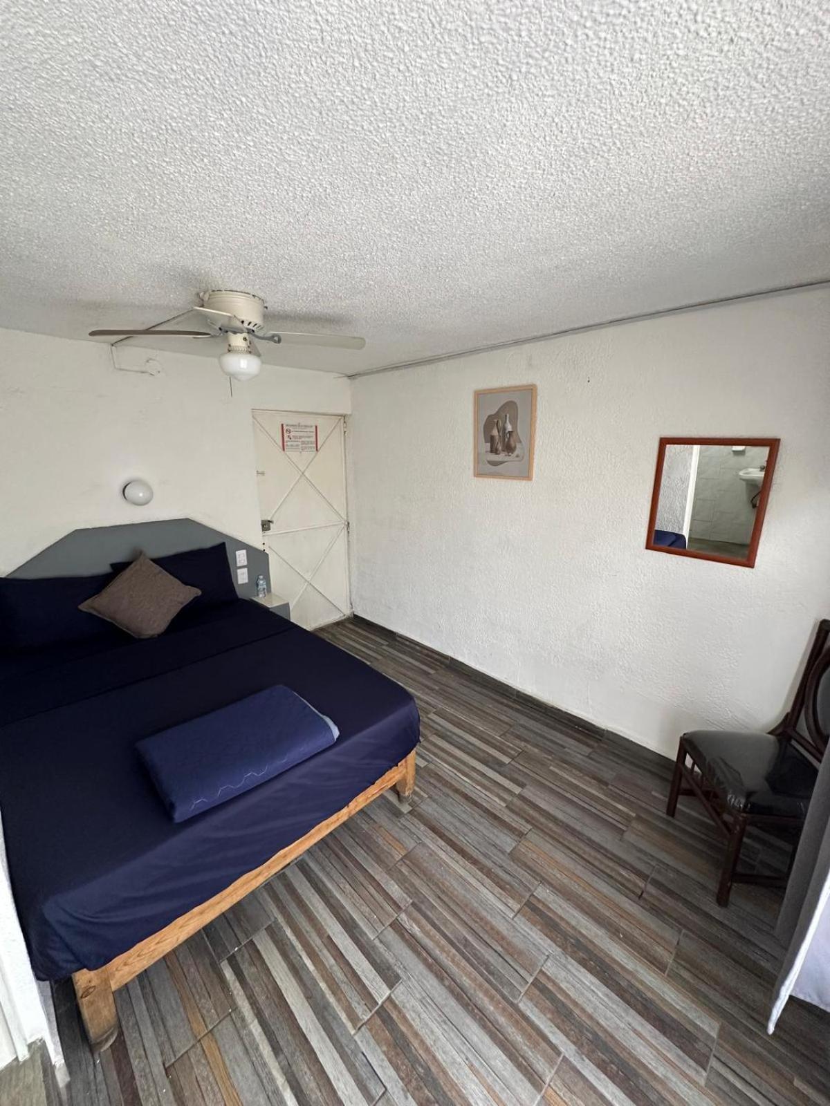 Queen Room photo 3