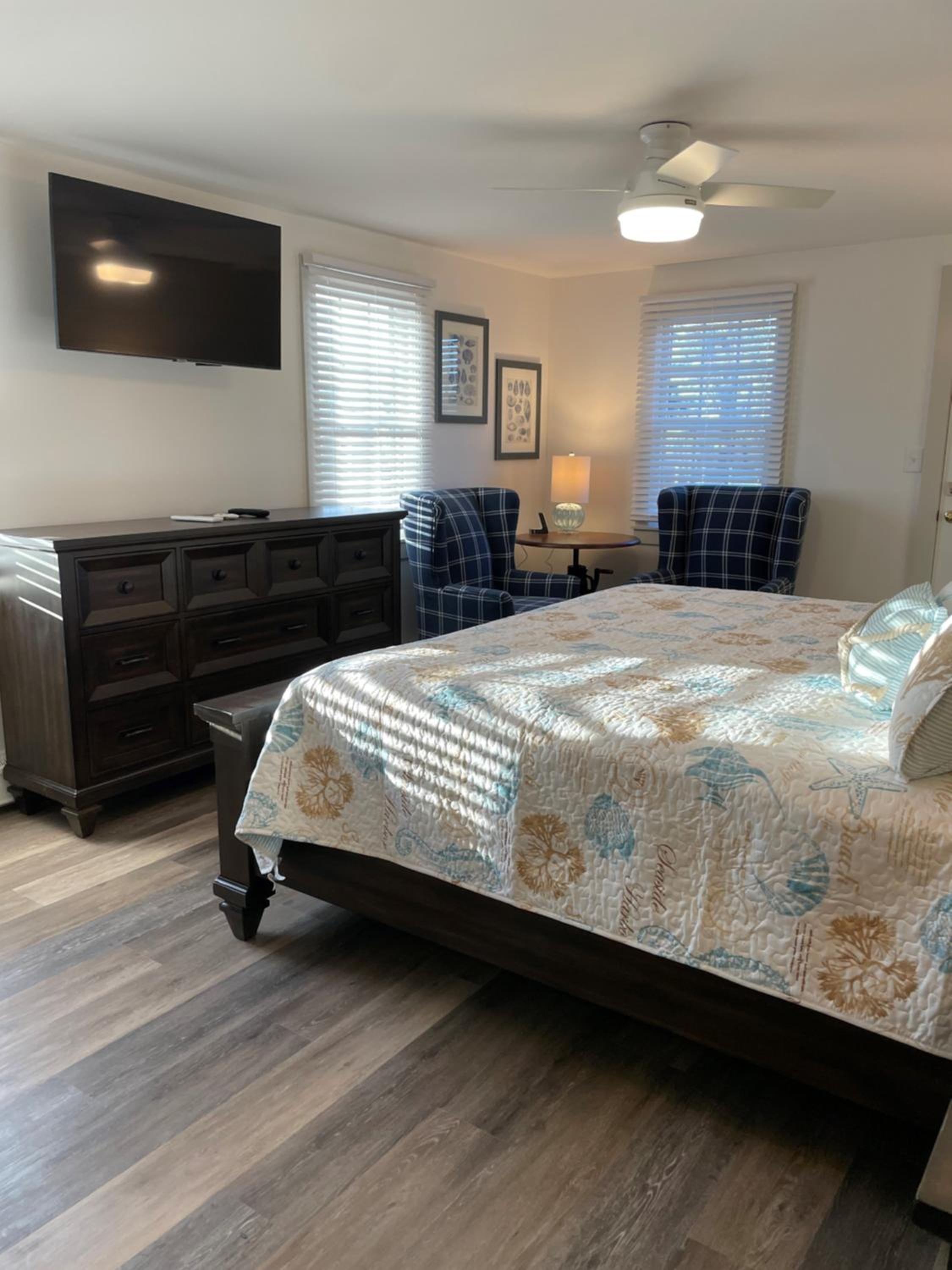 Deluxe King Room photo 2