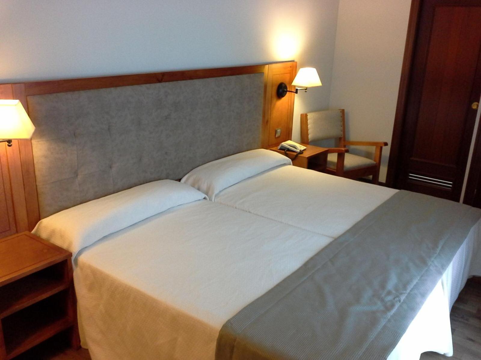 Double or Twin Room photo 2