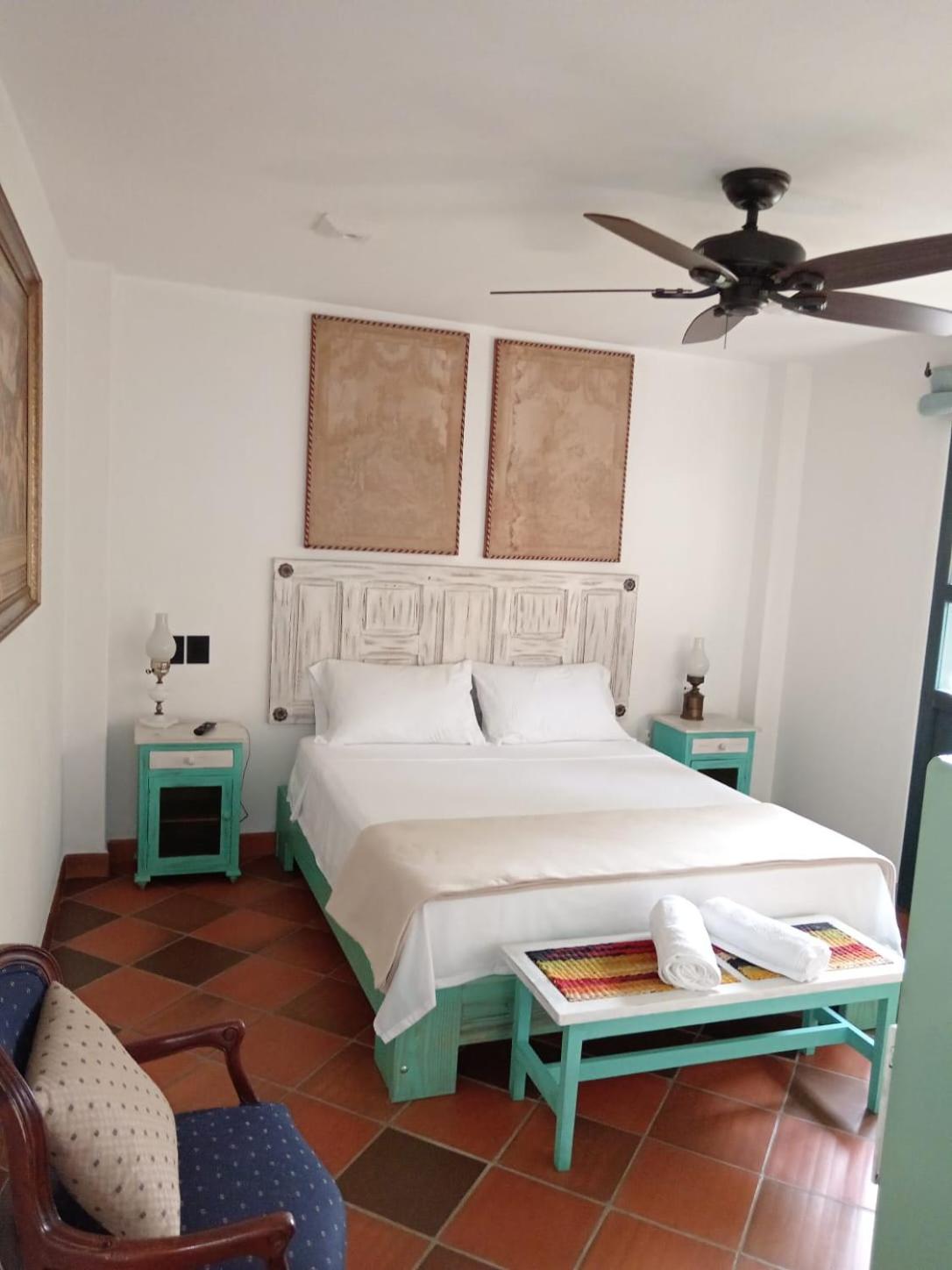 Deluxe Double Room with Balcony photo 2