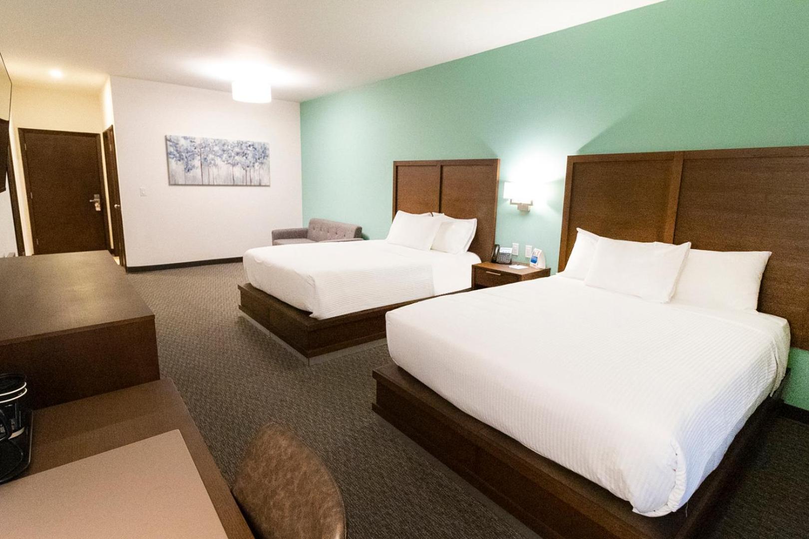 Queen Suite with Two Queen Beds - Non Smoking/Interior Hall - Photo 4