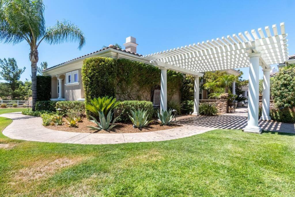 Villa photo 2