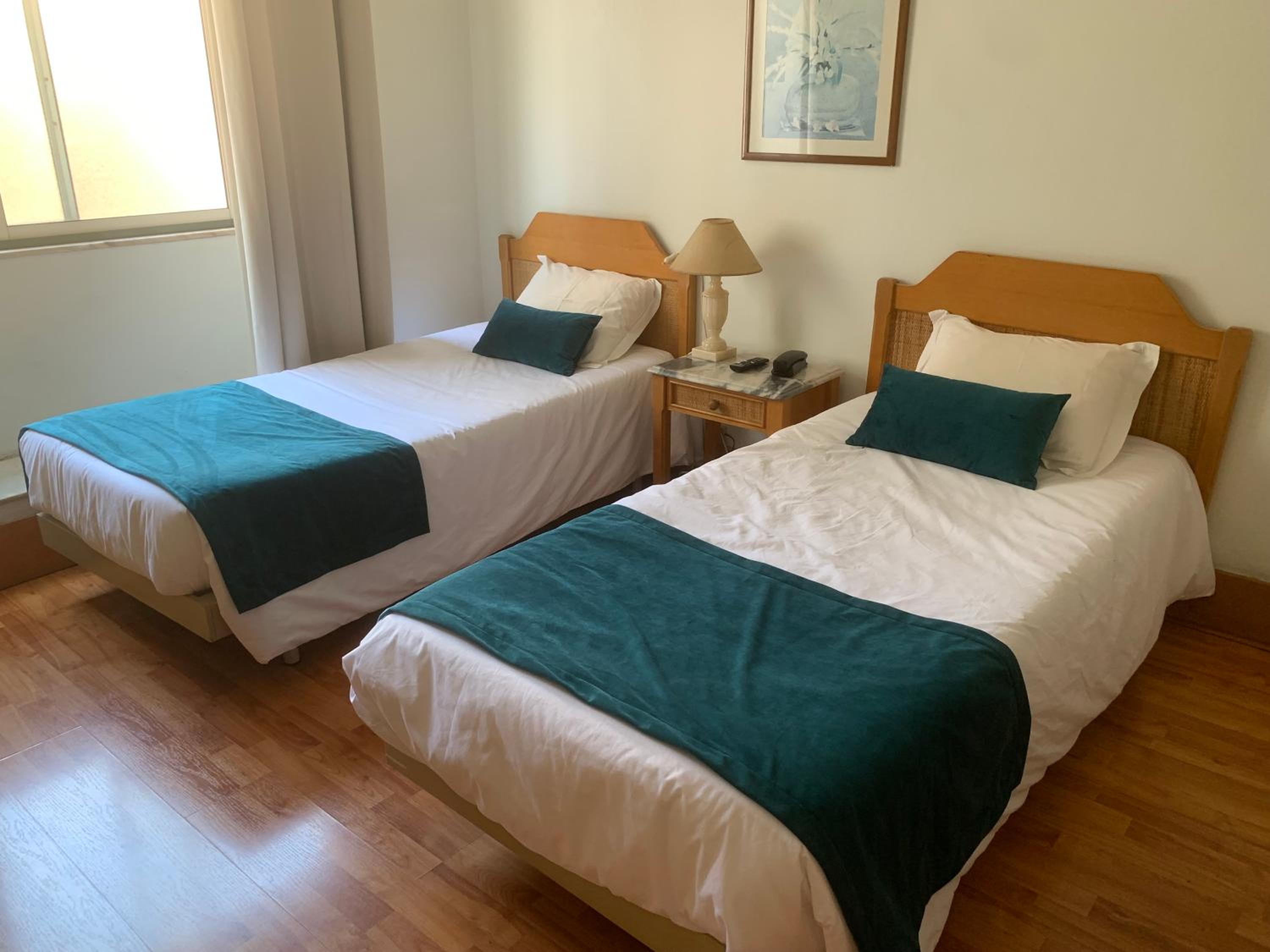 Twin Room with Shared Bathroom and Private Shower photo 2