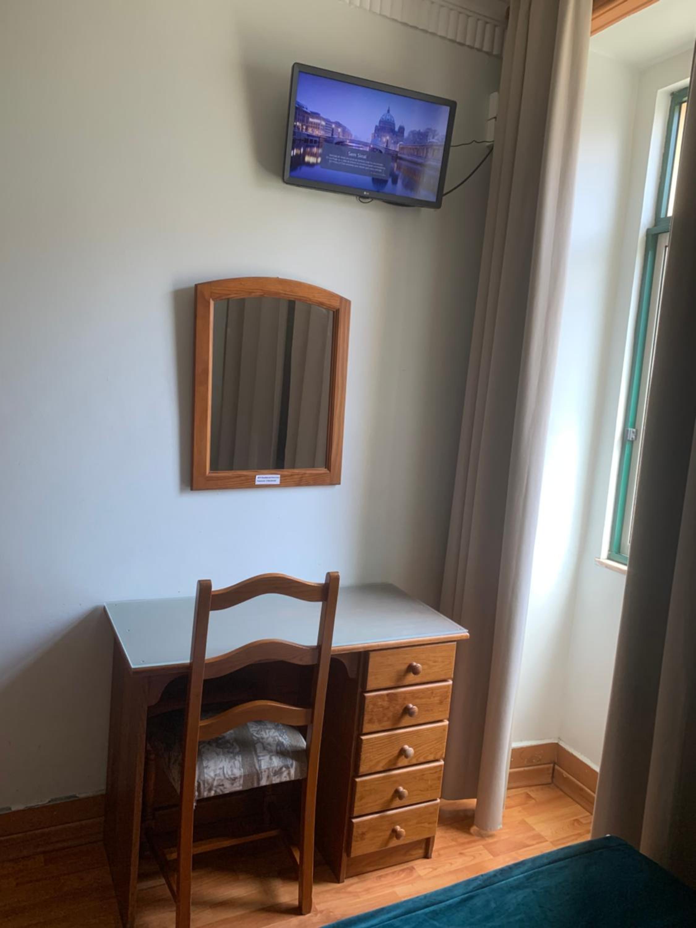Double Room with Shared Bathroom photo 3