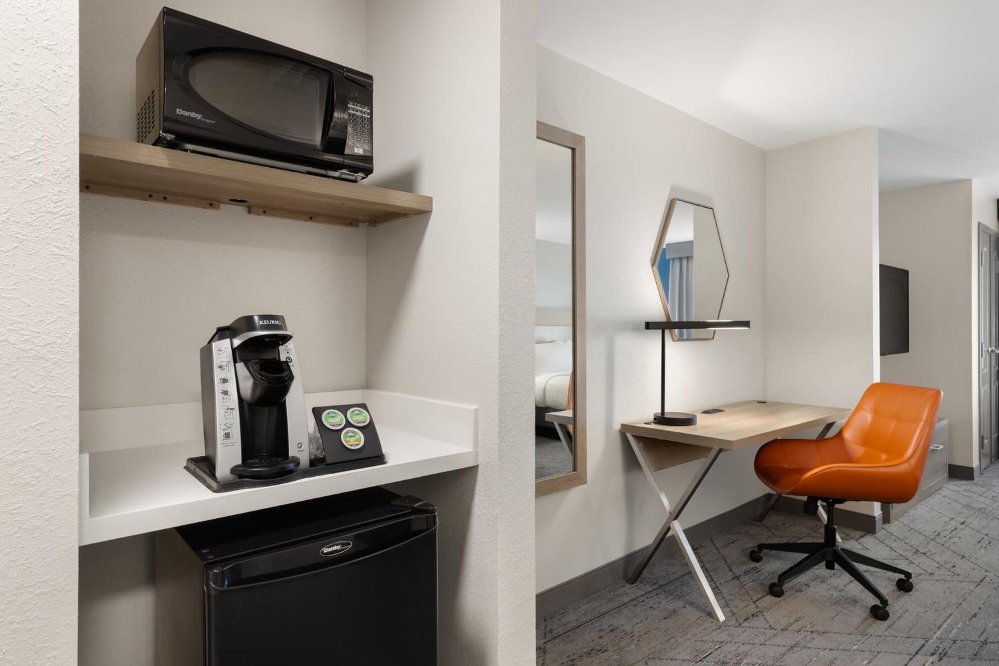 Standard King Room - Photo 2