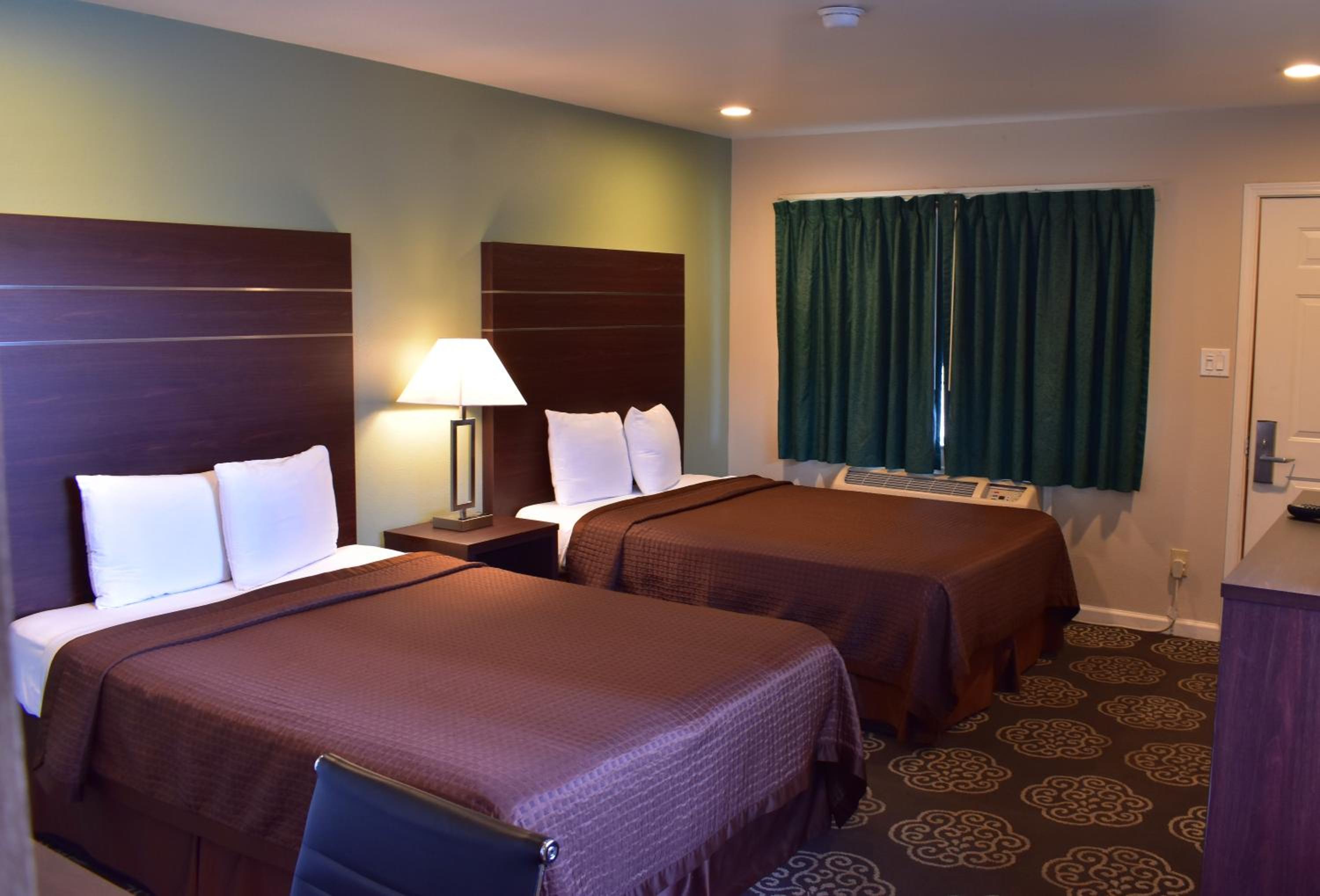 Double Room with Two Double Beds - Non-Smoking photo 3