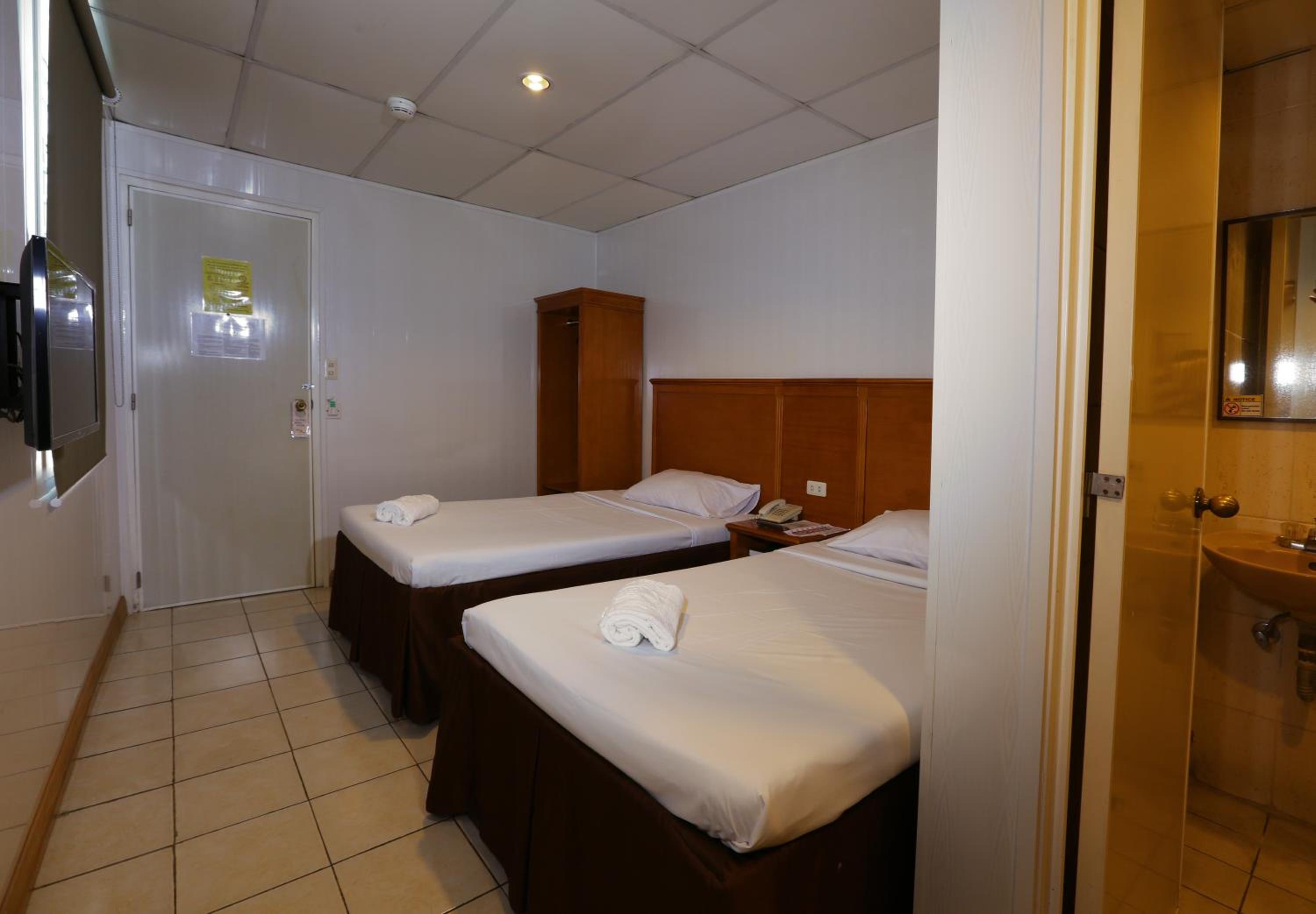 Standard Twin Room photo 3