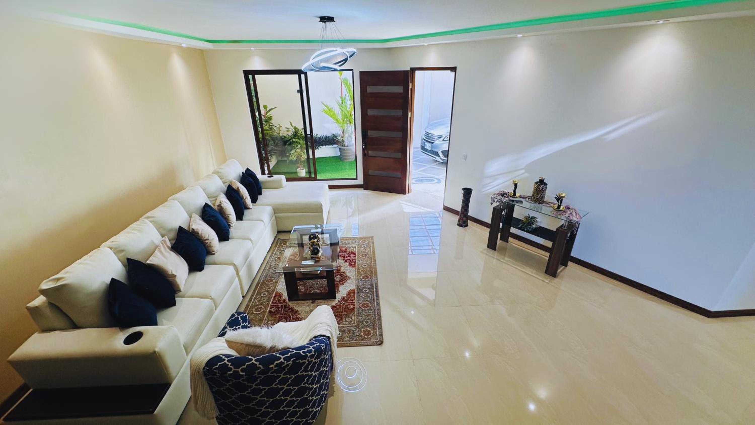 Four-Bedroom House photo 2