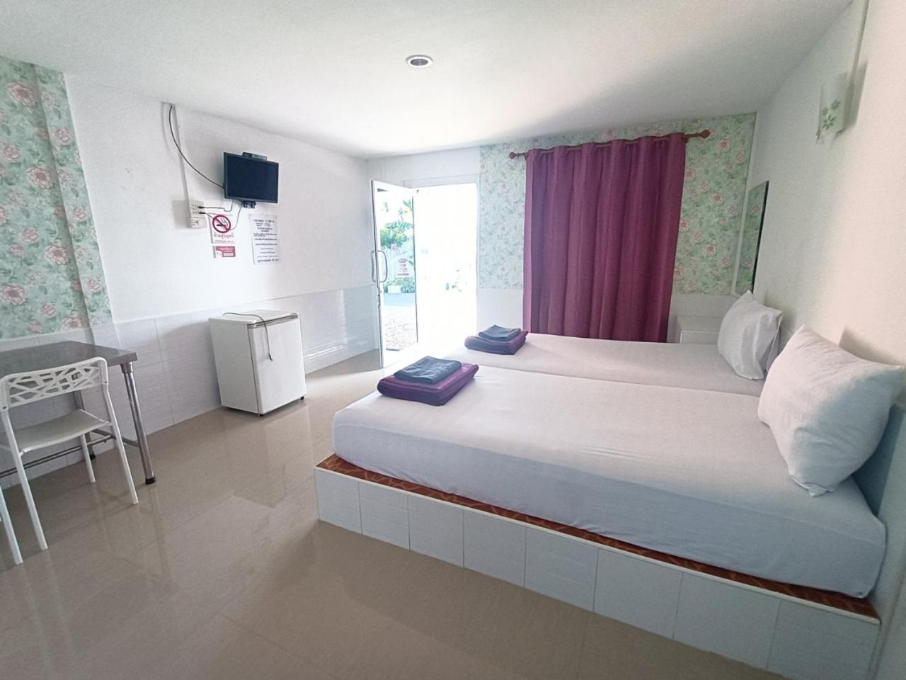 Deluxe Twin Room - Photo 14